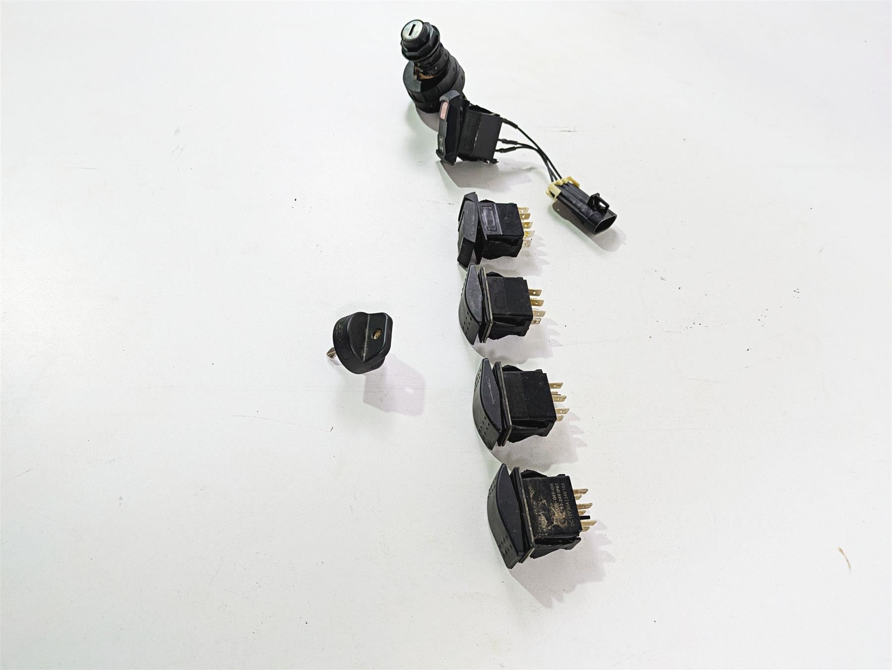 2019 Polaris RZR XP 1000 Highlifter Ignition Awd Lights Switch Set + Key 4016058 {{ shop.shopifyCountryName }} - Mototech271