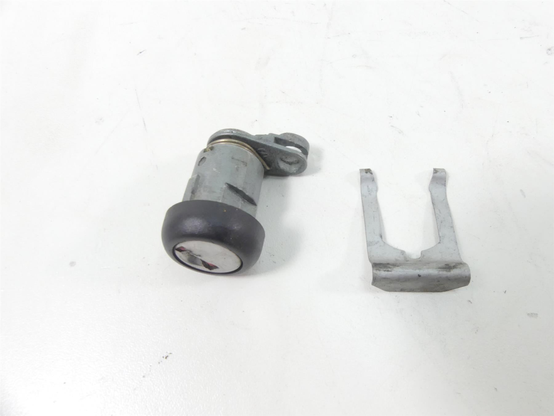 2015 Eric Buell Racing 1190SX Ignition Switch Key Lock Gas Cap Set C0290.1B9 {{ shop.shopifyCountryName }} - Mototech271