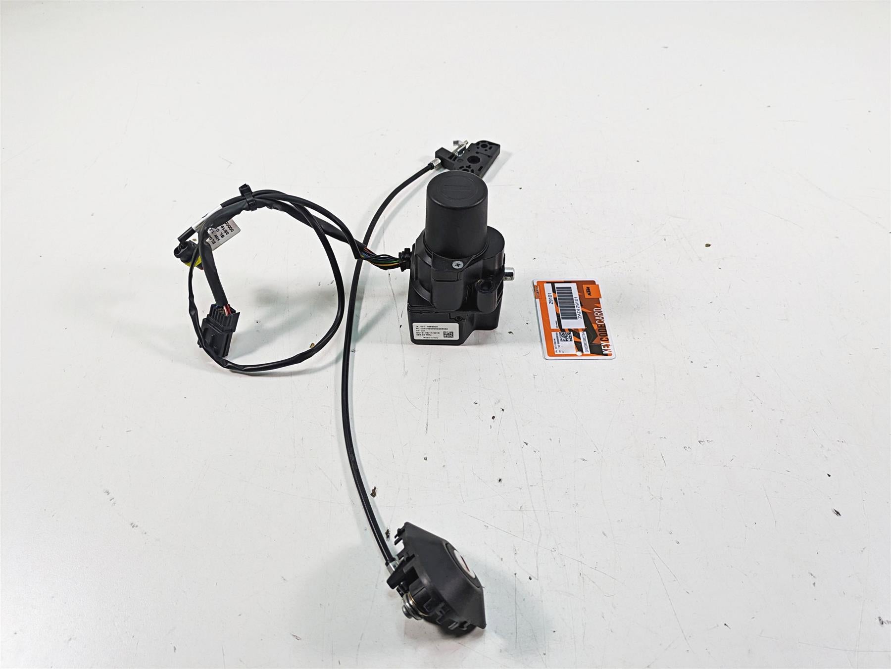 2020 KTM 1290 Super Adventure R Ignition Switch Key Card Lock Set 60711066144 {{ shop.shopifyCountryName }} - Mototech271