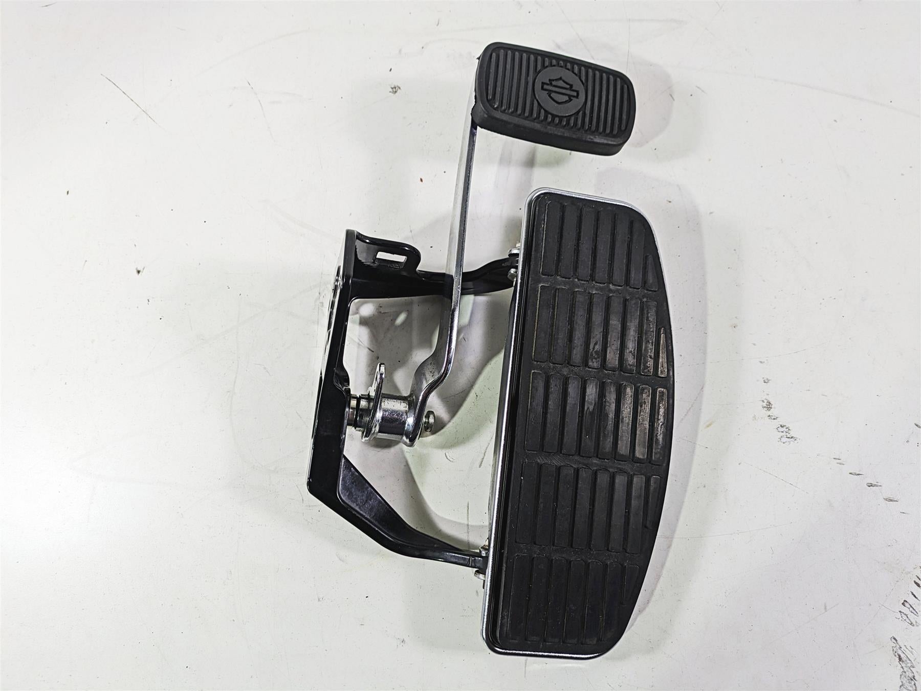 2003 Harley FLSTC Softail Heritage 100th Front Right Floorboard Set 50600026 {{ shop.shopifyCountryName }} - Mototech271
