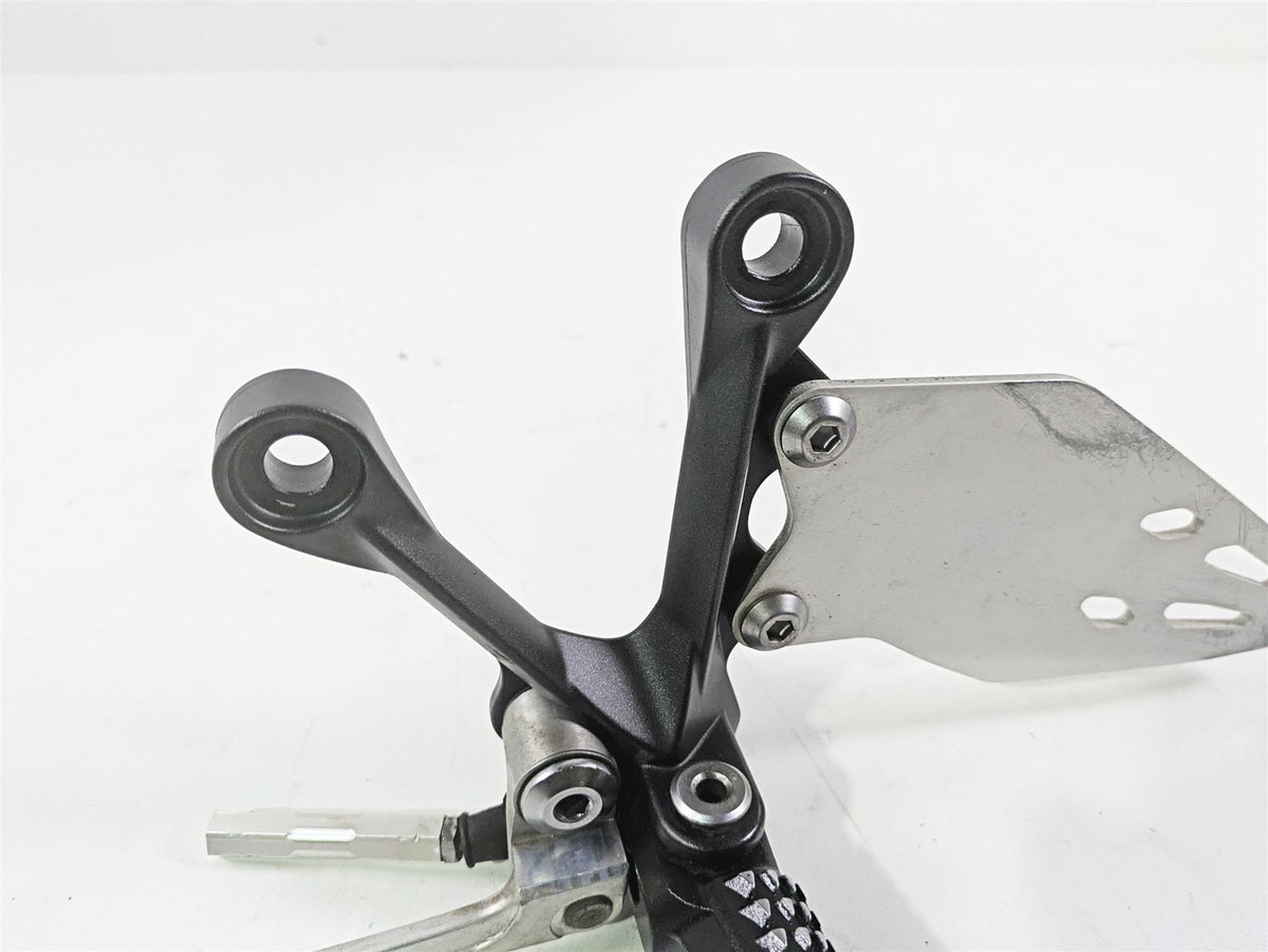2020 Kawasaki ZX6R ZX636 Ninja Left Footpeg Foot Peg Shifter Set 35063-0160-18R {{ shop.shopifyCountryName }} - Mototech271