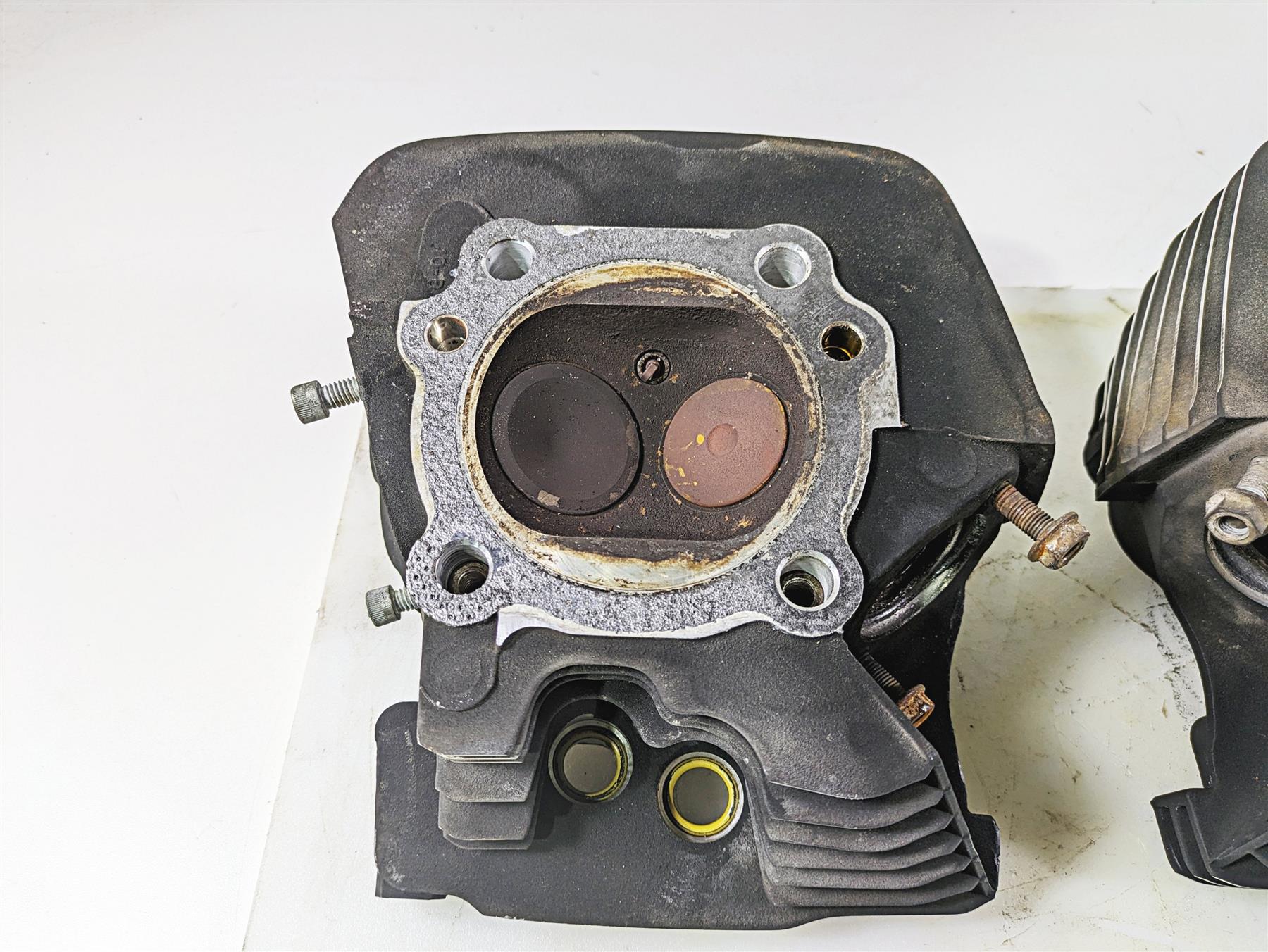 2003 Harley Dyna FXDL Low Rider 100TH Front Rear Cylinder Head Set 16723-99 {{ shop.shopifyCountryName }} - Mototech271