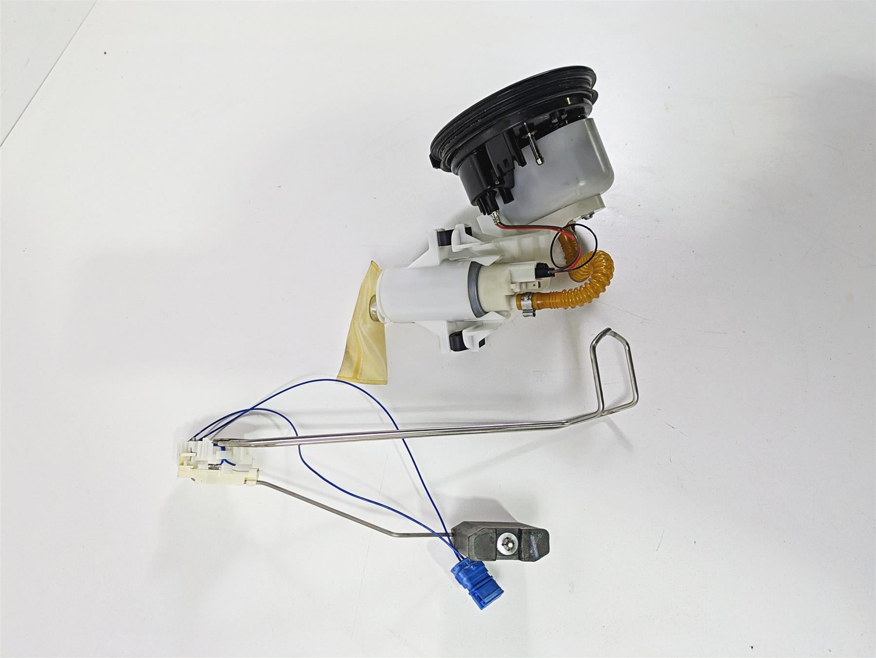 2014 BMW K1300S K40 Fuel Gas Petrol Pump & Level Sending Unit 16137656904 {{ shop.shopifyCountryName }} - Mototech271