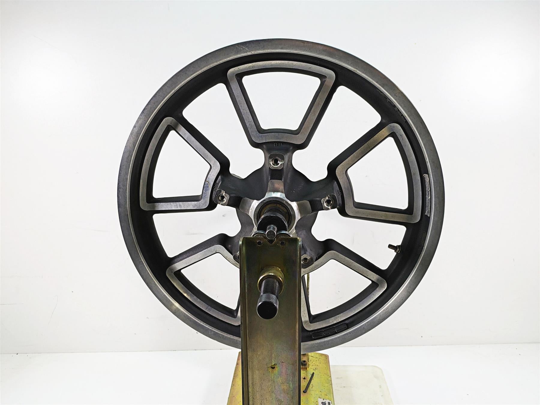2015 Harley FXDL Dyna Low Rider Straight 19x2.5 Cast Front Wheel Rim 43300280 {{ shop.shopifyCountryName }} - Mototech271
