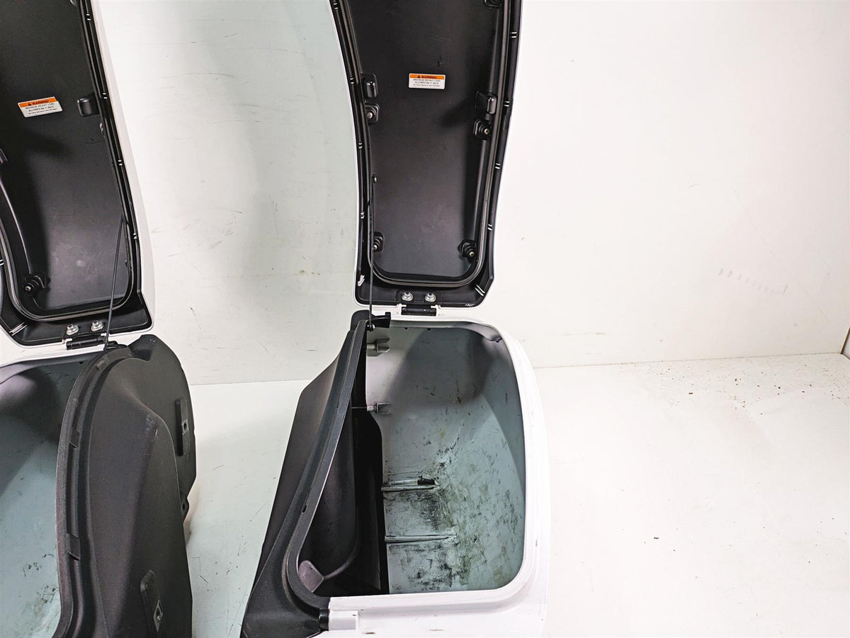 2014 Moto Guzzi California 1400 T Saddlebag Saddle Bag Luggage Set B06325400 {{ shop.shopifyCountryName }} - Mototech271