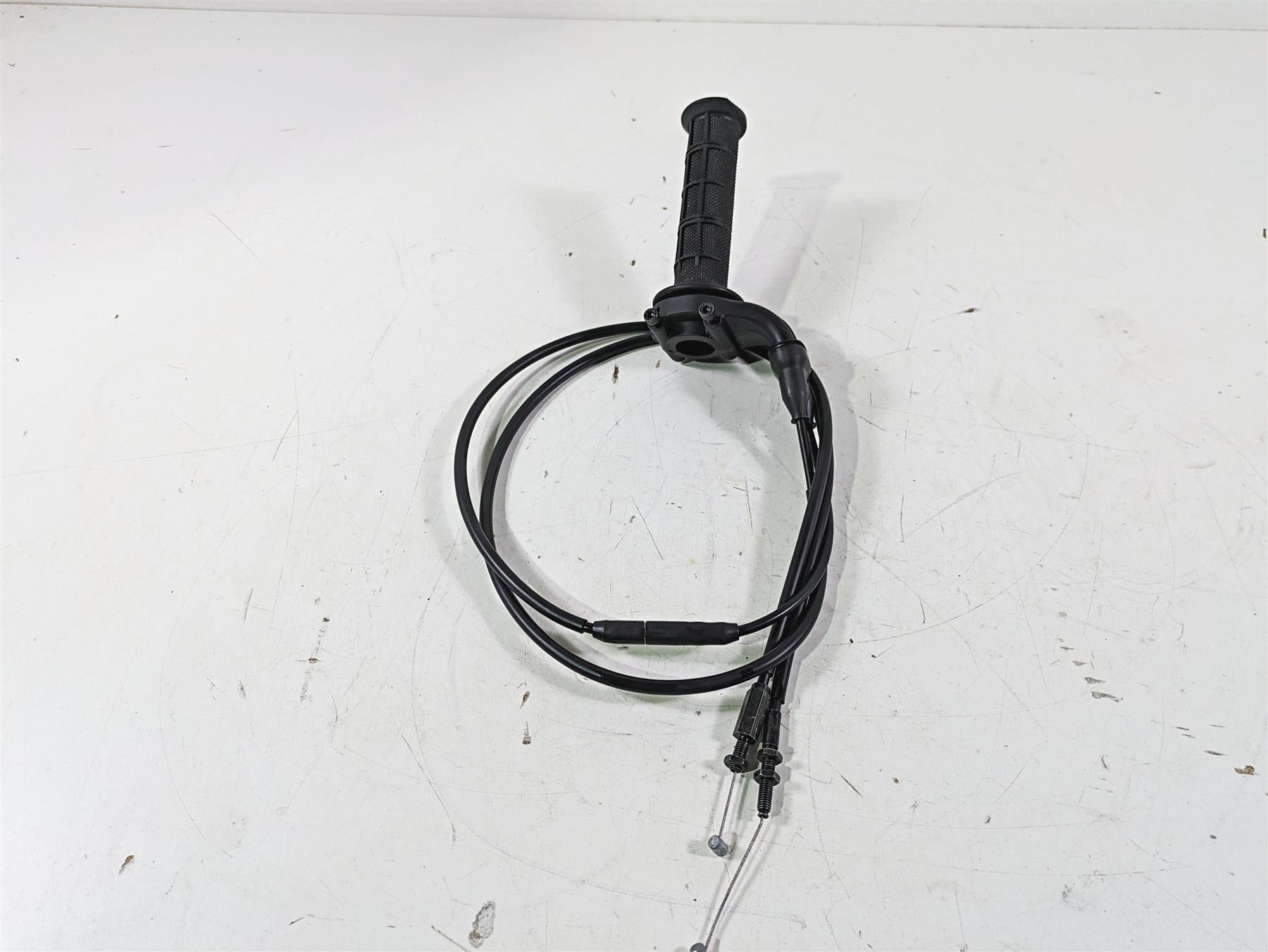 2021 Yamaha Tenere 700 XTZ7 Throttle Grip & Cable Set BEH-F6240-00-00 {{ shop.shopifyCountryName }} - Mototech271