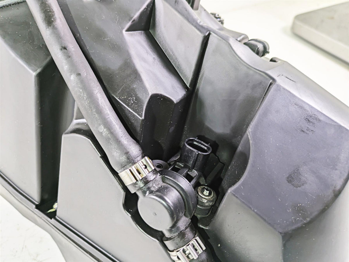 2017 Ducati Monster 1200 S Throttle Body Airbox & Wiring 28240991A {{ shop.shopifyCountryName }} - Mototech271