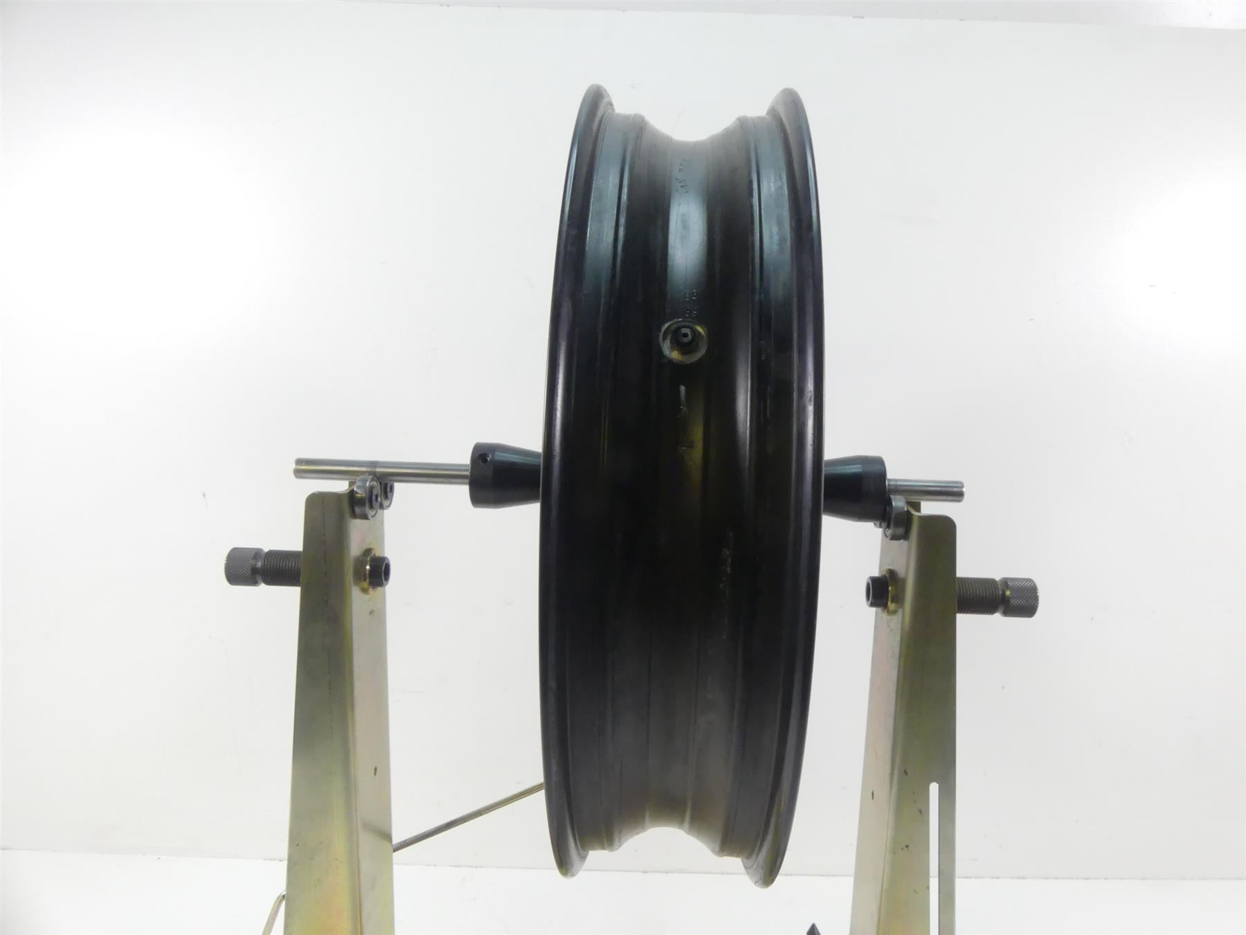 2015 Triumph 1050 Speed Triple R Straight Front Wheel Rim 17x3.5 T2000895 {{ shop.shopifyCountryName }} - Mototech271