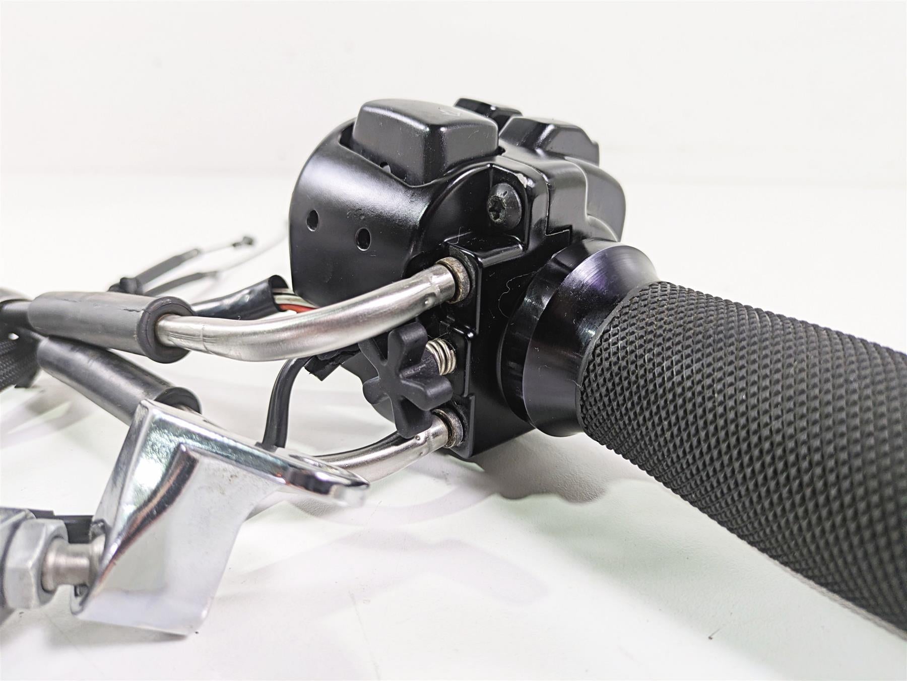 2014 Harley FXDF Dyna Fat Bob Right Hand Control Switch & Blinker 72944-12 {{ shop.shopifyCountryName }} - Mototech271