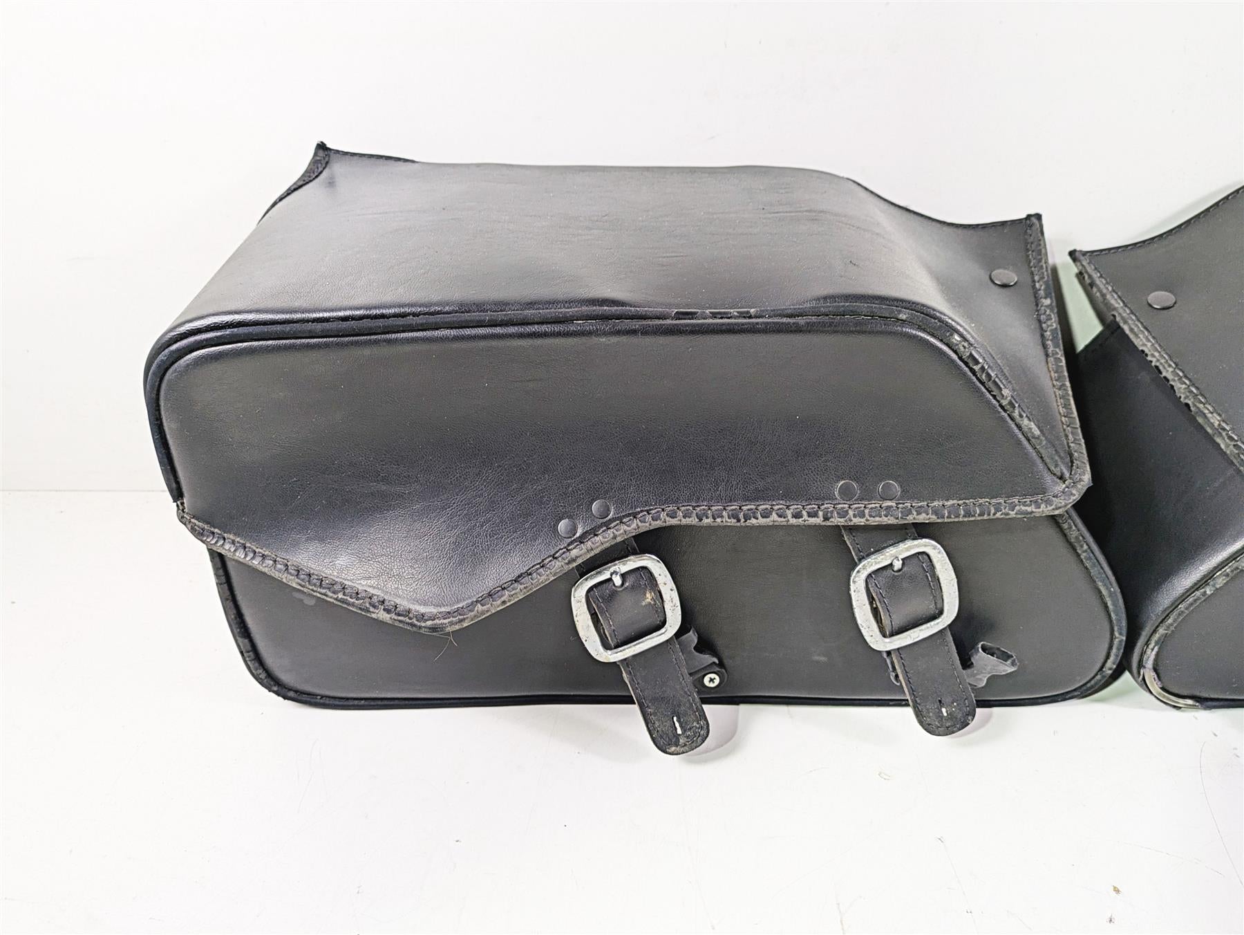 2002 Honda V-Twin VTX1800 C Left Right Saddlebag & Mounts Set {{ shop.shopifyCountryName }} - Mototech271