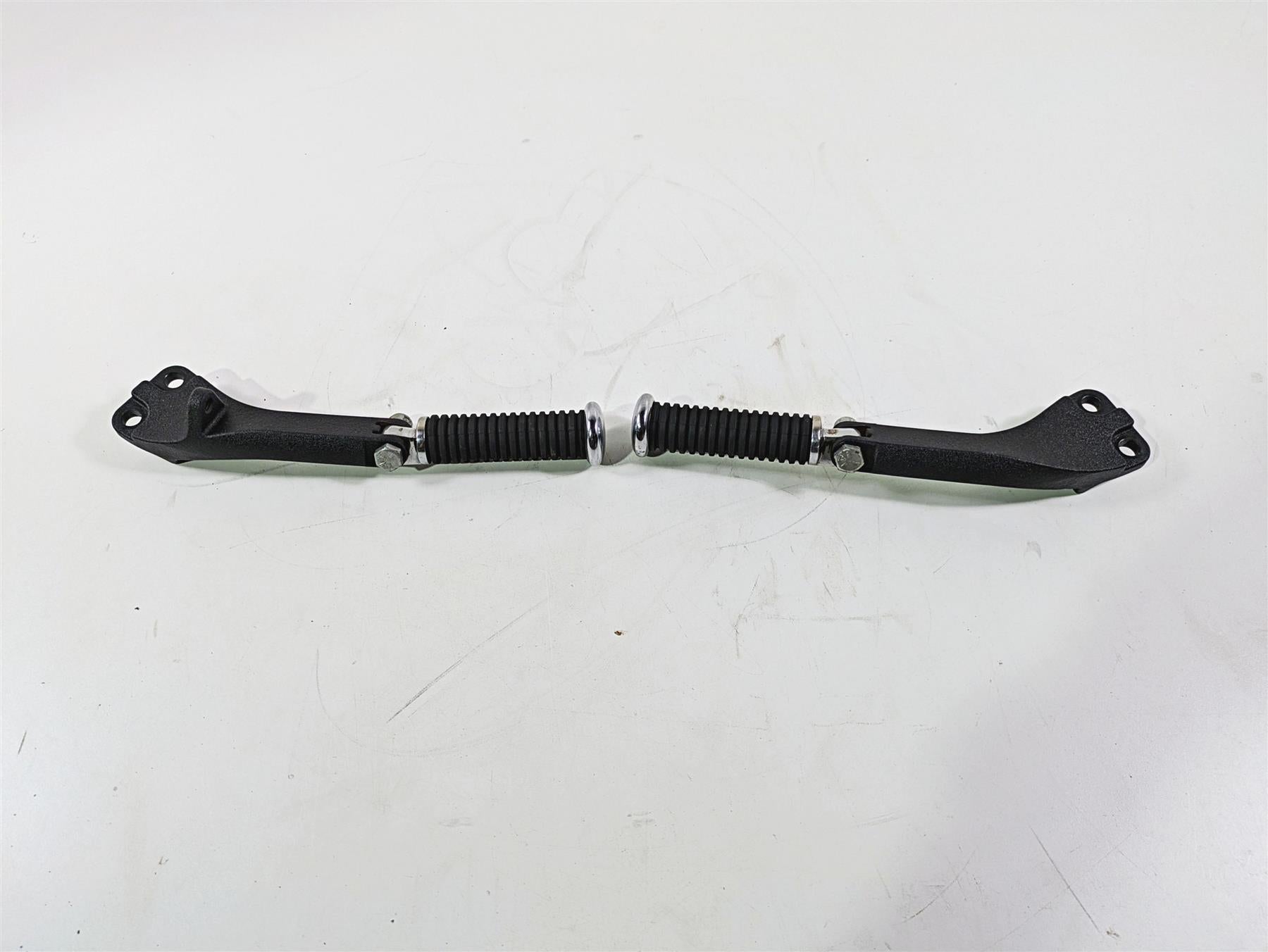 2017 Harley Dyna FXDB Street Bob Rear Passenger Footpeg & Mount Set 33032-99 {{ shop.shopifyCountryName }} - Mototech271