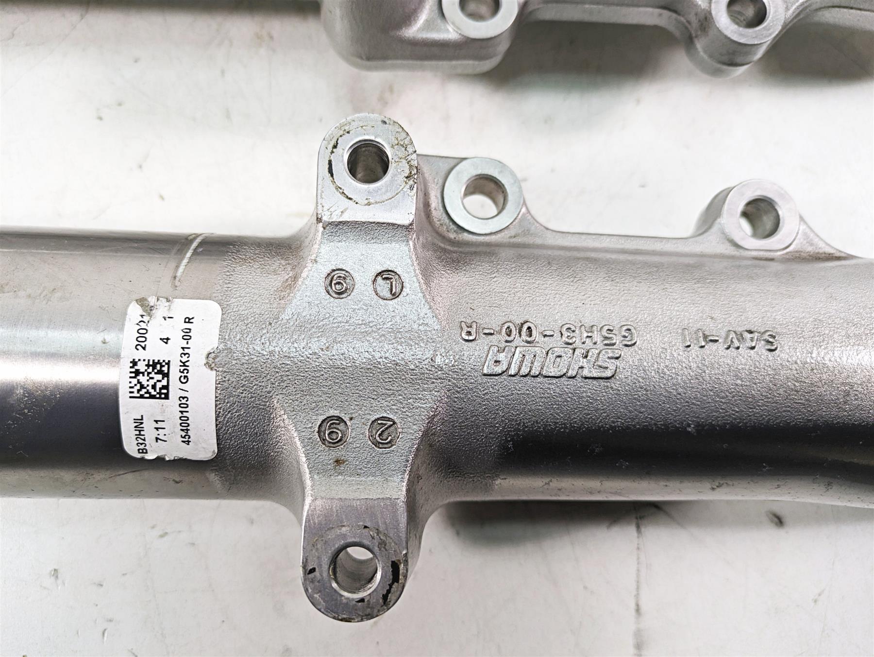 2020 Harley Touring FLHX Street Glide Showa Front Fork Lower Slider Set 45500109 {{ shop.shopifyCountryName }} - Mototech271