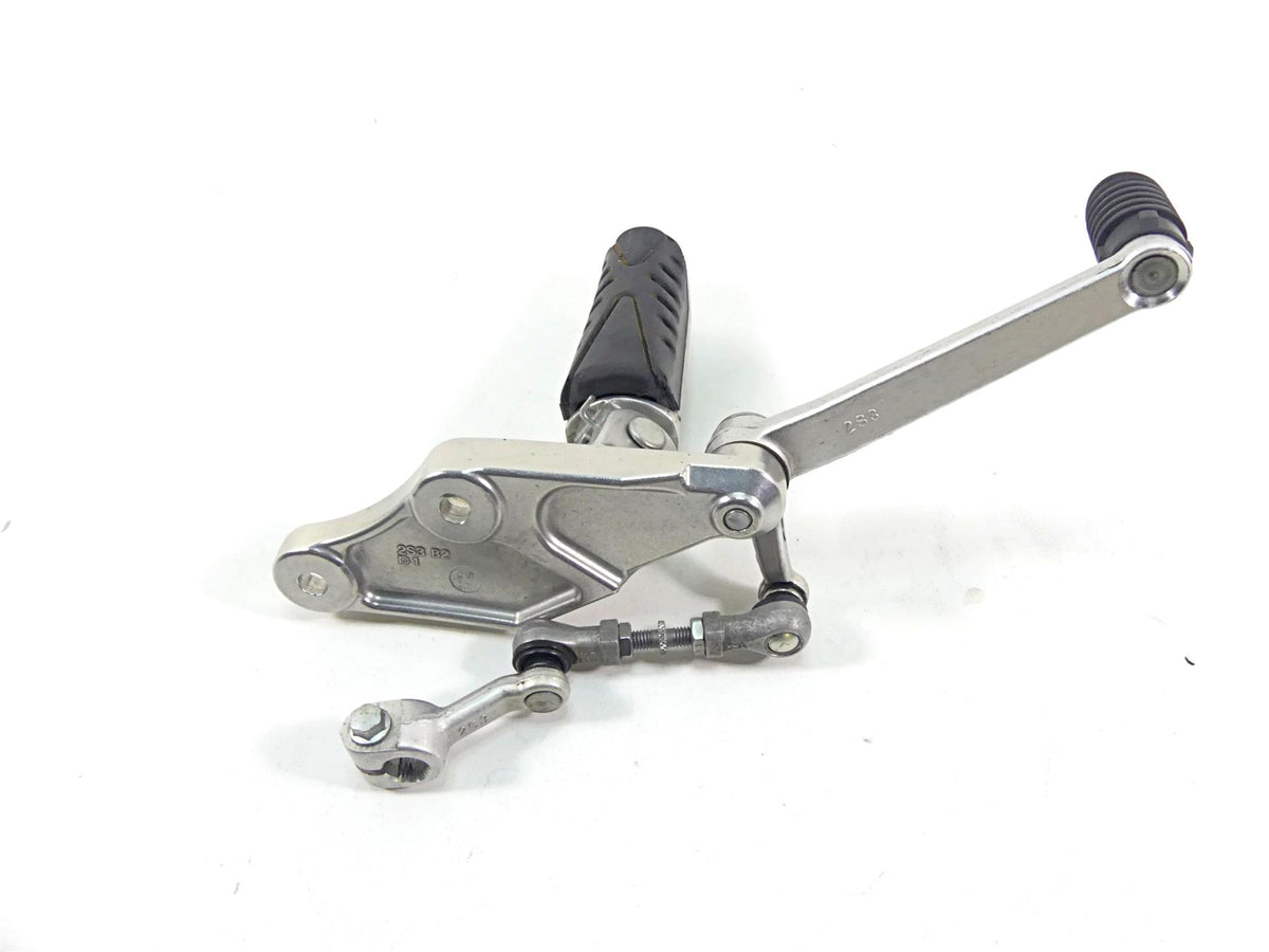 2012 Yamaha VMX17 VMAX 1700 Left Footpeg Foot Peg & Shifter Set 2S3-27442-00-00 {{ shop.shopifyCountryName }} - Mototech271