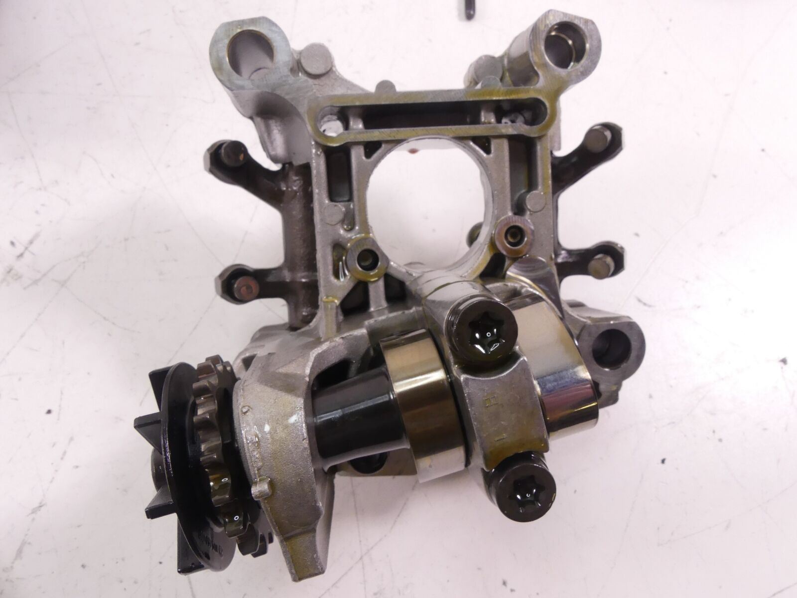 2008 BMW R1200GS K255 Adv Left Cylinder Head Cam Bridge + Valve Cover 1112770554 {{ shop.shopifyCountryName }} - Mototech271