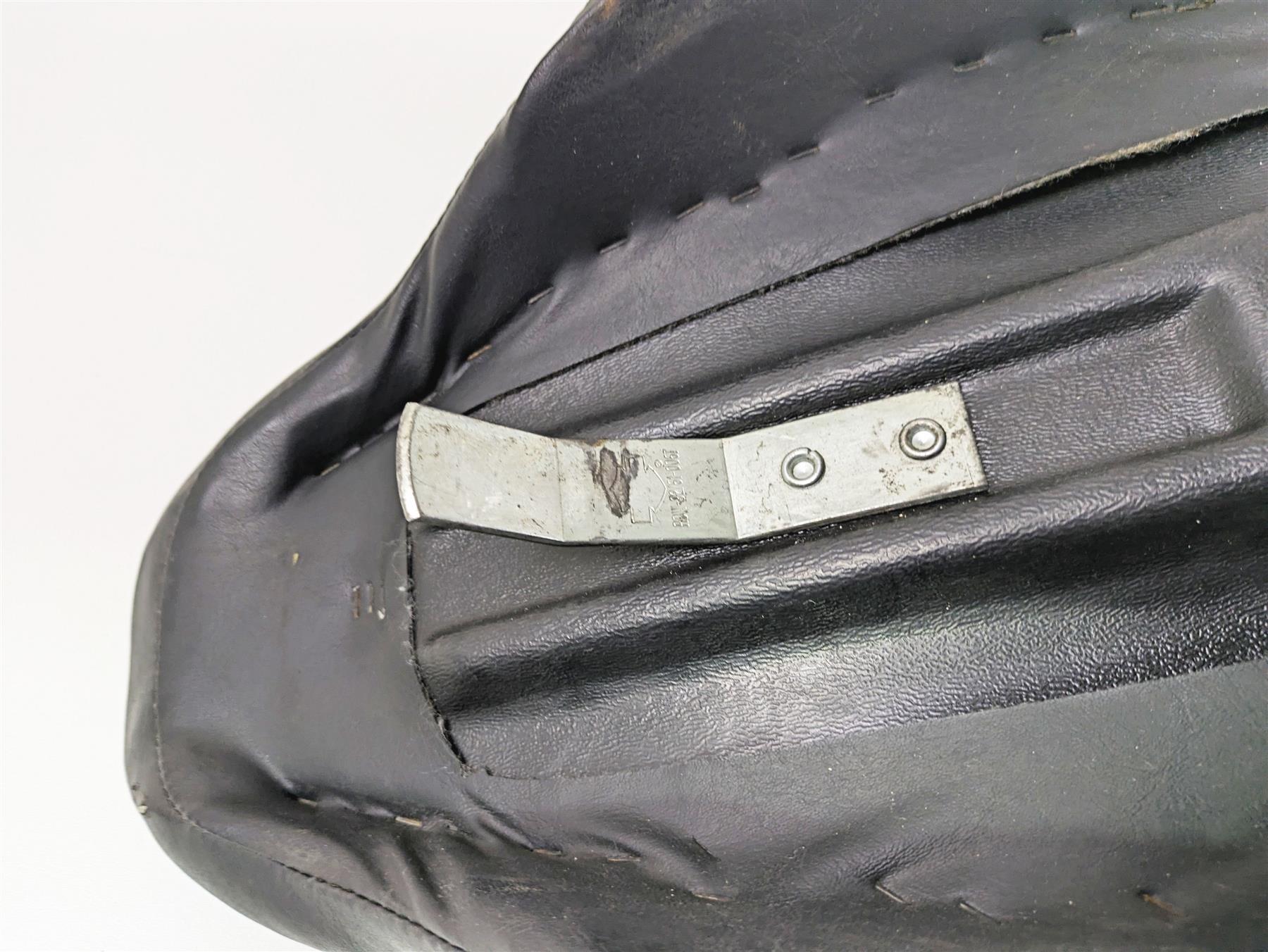 2007 Harley Touring FLHRSE CVO Road King Driver Rider Seat Saddle 52398-07 {{ shop.shopifyCountryName }} - Mototech271