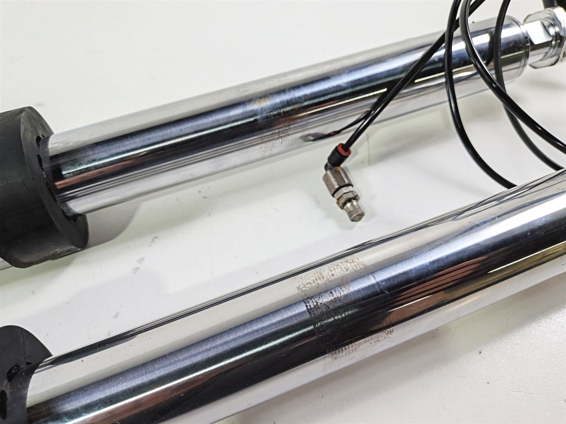 2001 Harley FLHRCI Road King Straight Front Fork Leg Set 41mm -Read 46495-00 {{ shop.shopifyCountryName }} - Mototech271