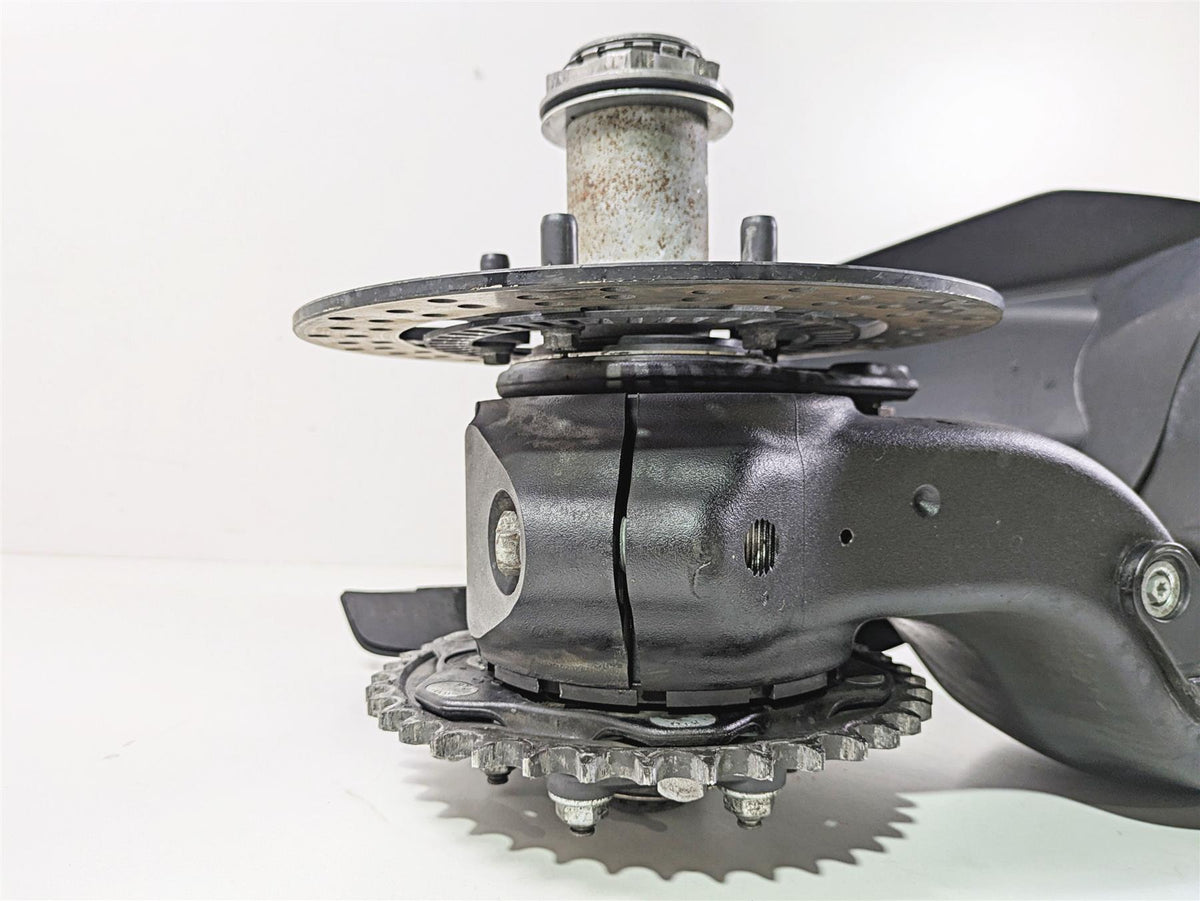 2018 KTM 1290 Super Duke R Swingarm Swing Arm & Axle 6130403004433 {{ shop.shopifyCountryName }} - Mototech271