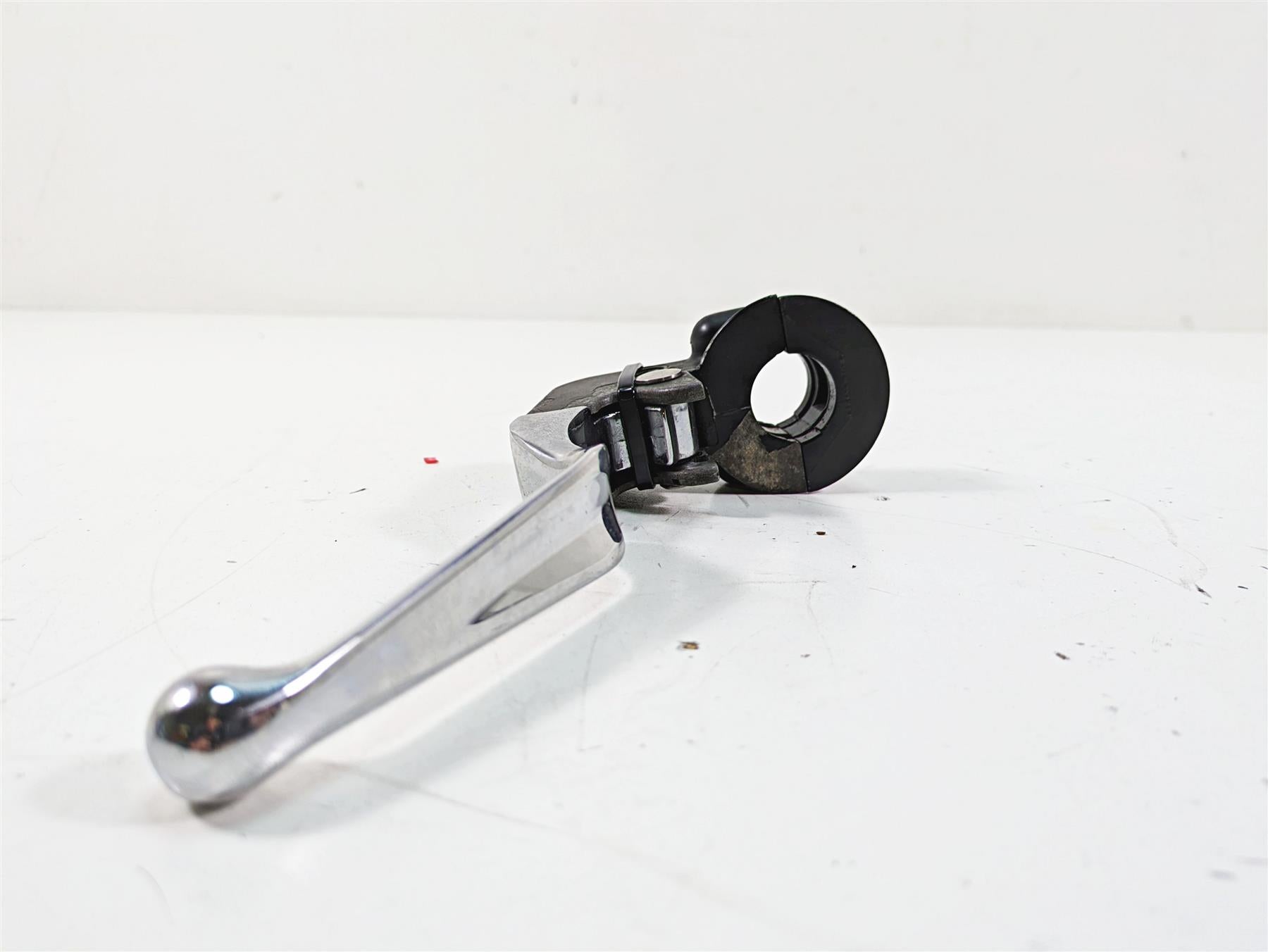 2005 Harley Touring FLHTCUI Electra Glide Clutch Perch & Lever 38649-98 {{ shop.shopifyCountryName }} - Mototech271