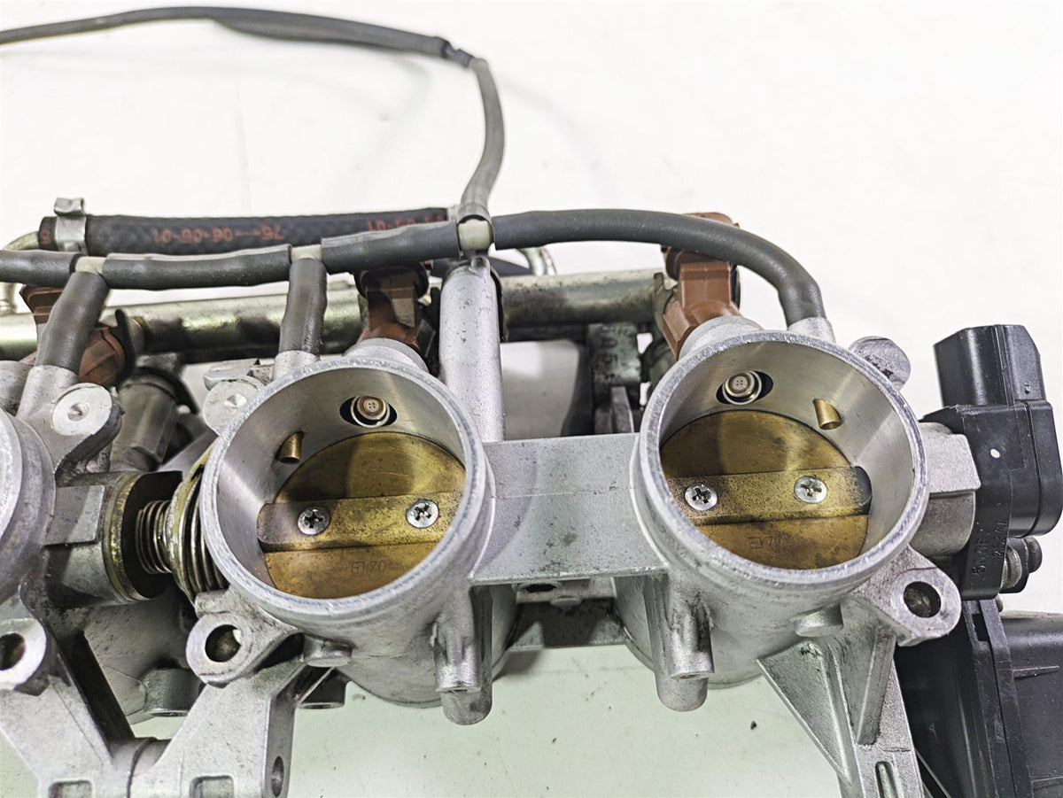 2007 Suzuki GSXR600 Mikuni Throttle Body Bodies FOR PARTS 13405-01H00 13405-01H02 {{ shop.shopifyCountryName }} - Mototech271