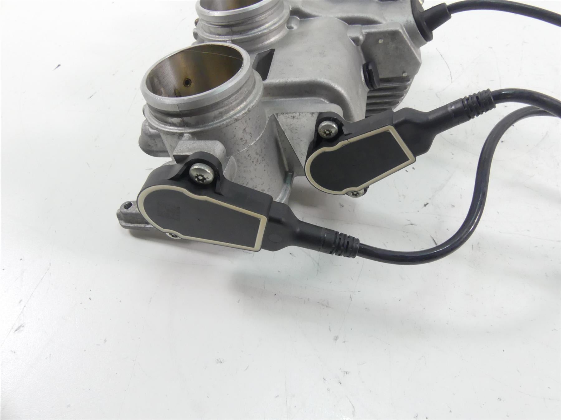 2012 BMW S1000RR K46 Throttle Body Bodies Fuel Injection 13547727908 {{ shop.shopifyCountryName }} - Mototech271