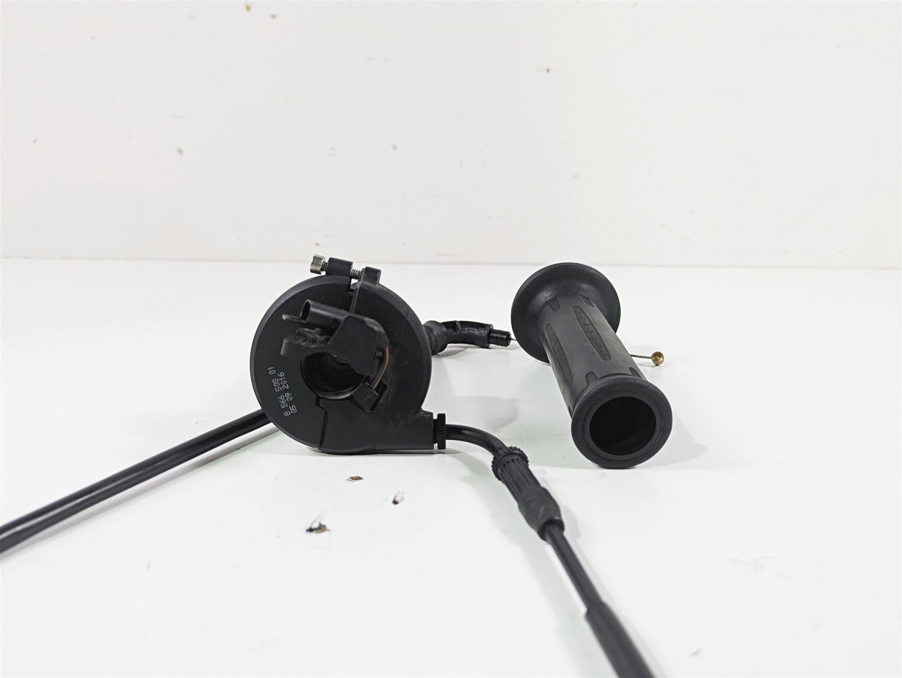 2018 BMW R nineT Urban GS K33 Heated Hand Grip Set 61318565847 61318566508 {{ shop.shopifyCountryName }} - Mototech271
