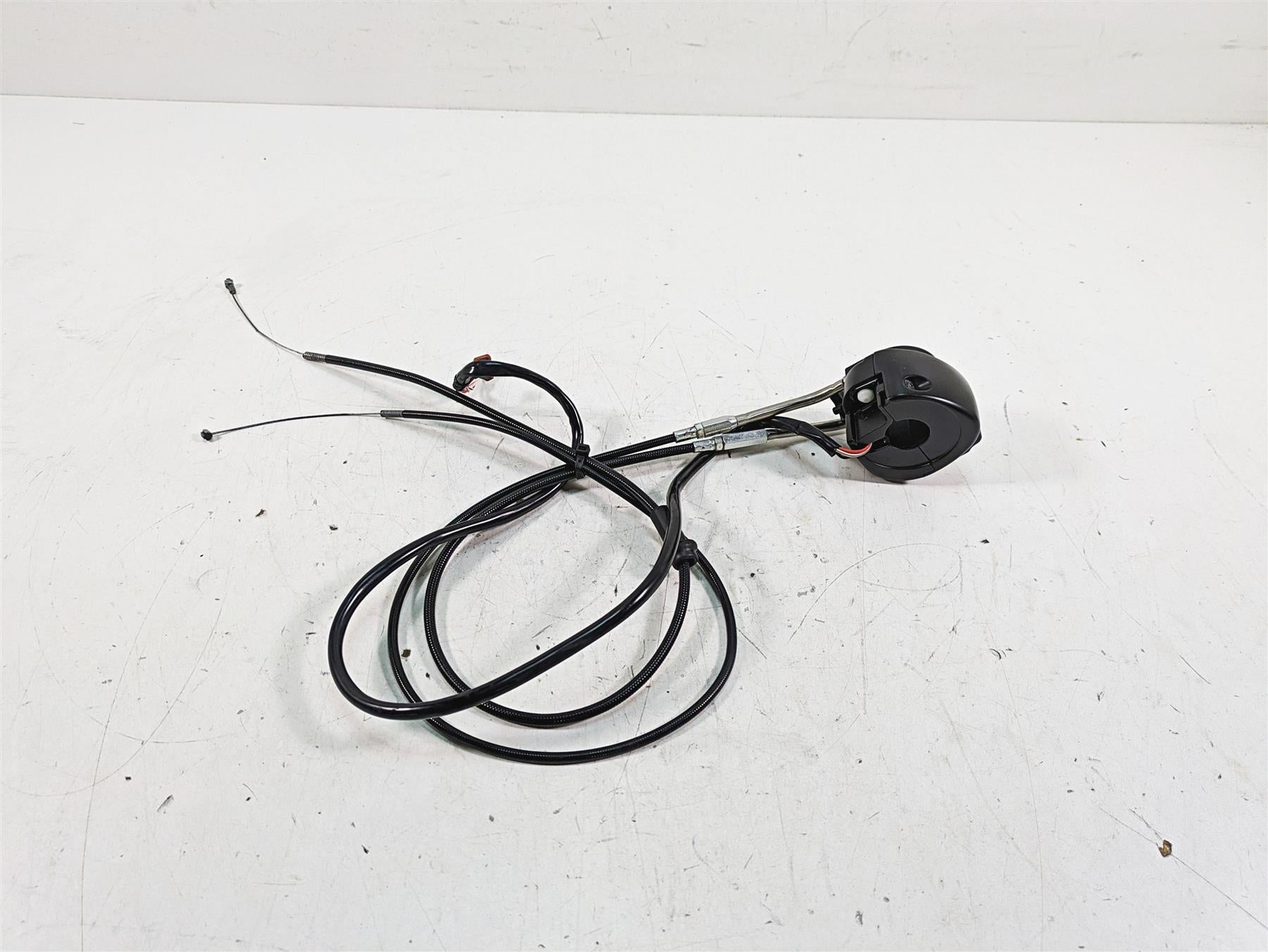 2017 Harley XL883 N Sportster Iron Right Start Stop Control Switch 71500118 {{ shop.shopifyCountryName }} - Mototech271