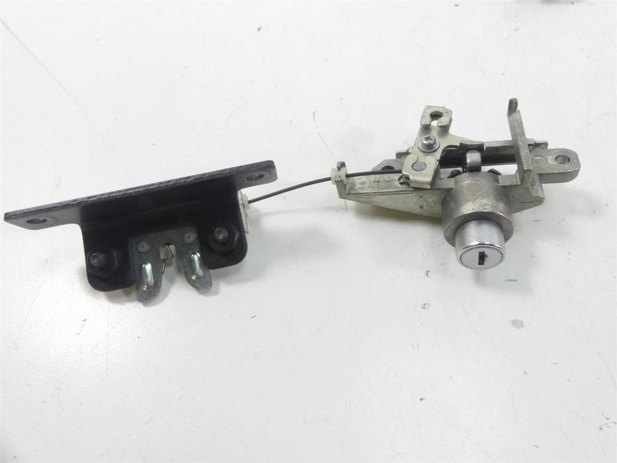 2011 Victory Vision Tour Ignition Switch Key Steering Saddlebag Lock Set 1015274 {{ shop.shopifyCountryName }} - Mototech271
