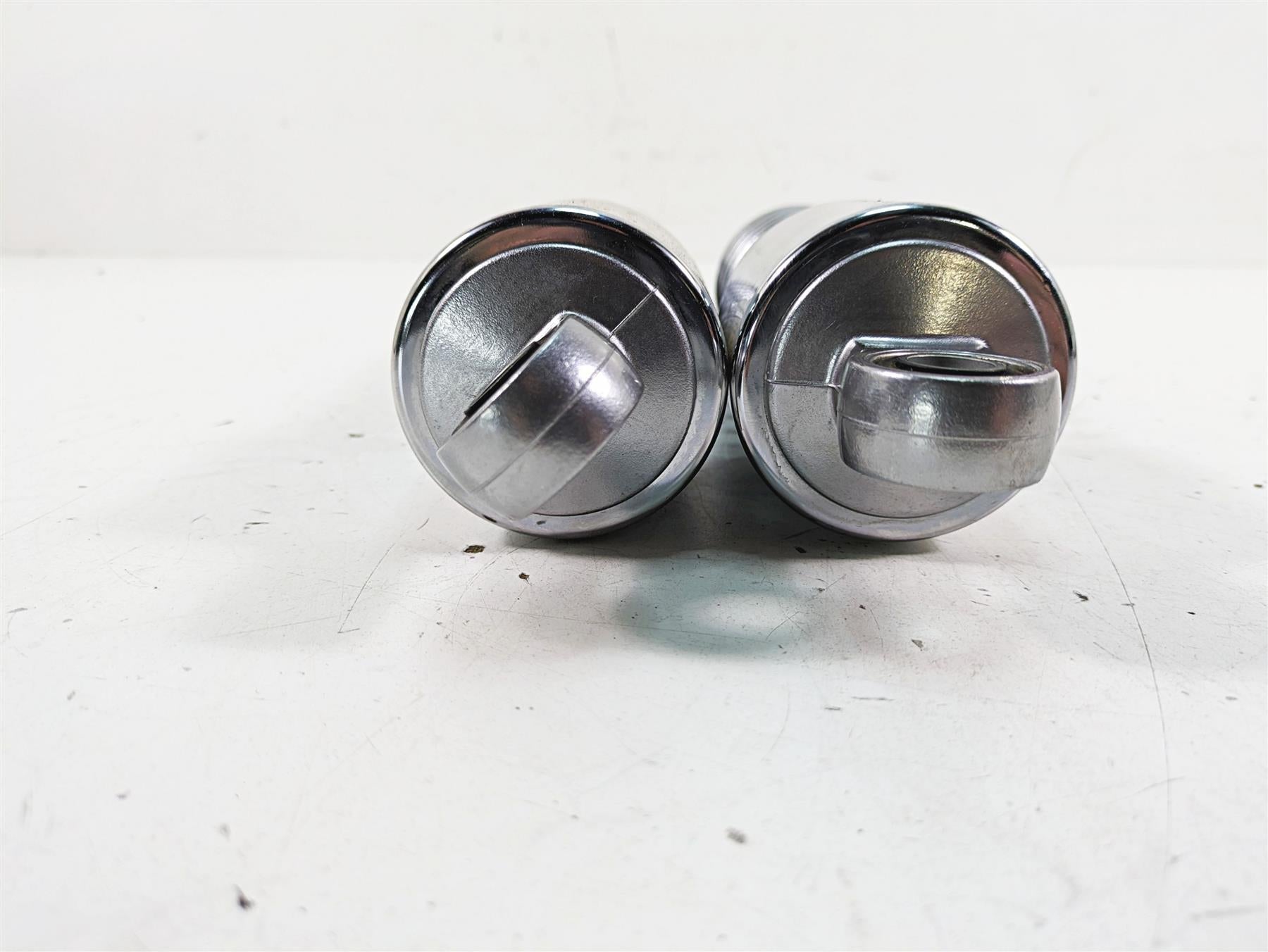 2011 Triumph America Straight Rear Shock Damper 12.5" Set T2059610 T2055025 {{ shop.shopifyCountryName }} - Mototech271