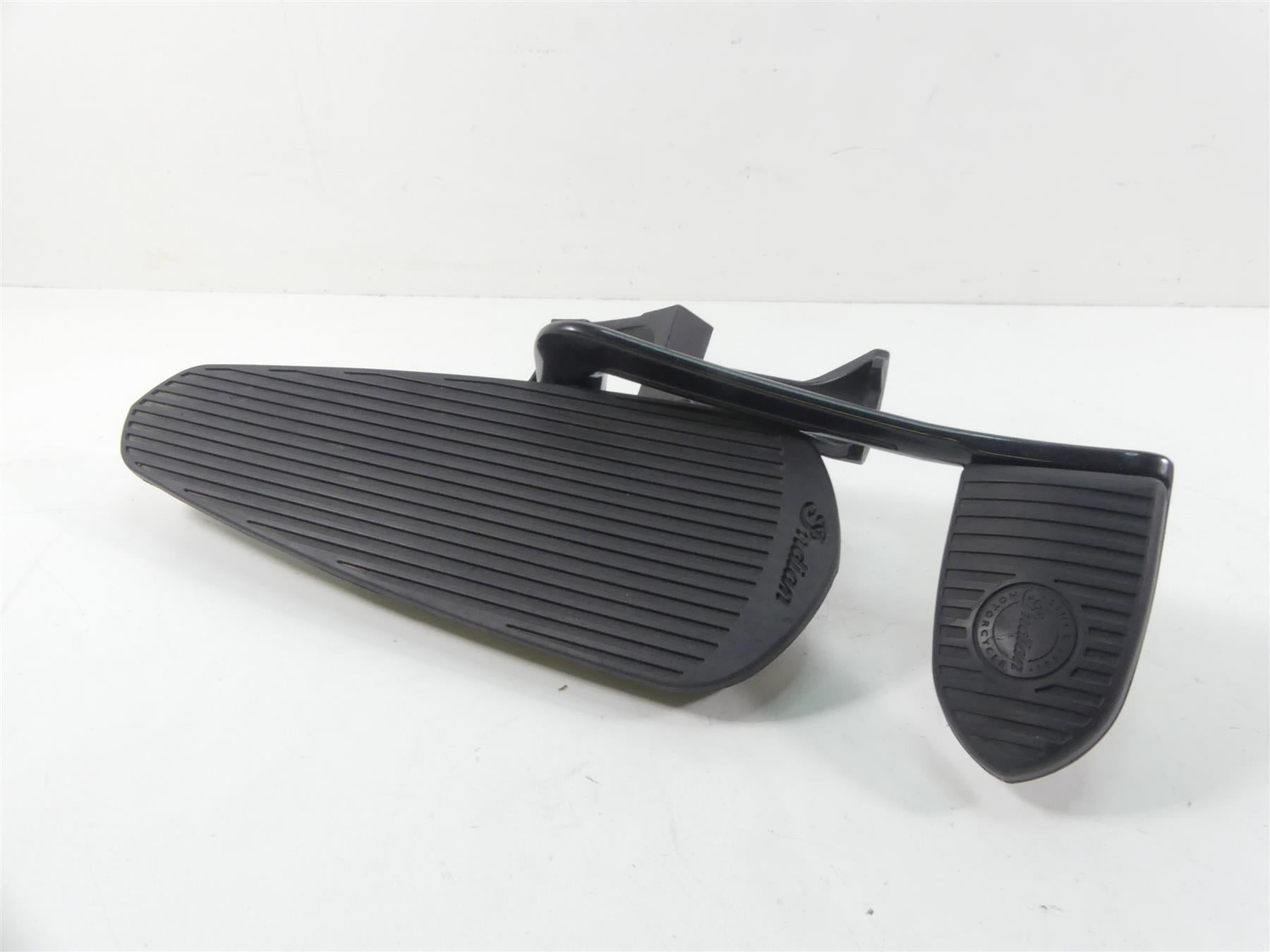 2016 Indian Chieftain Dark Horse Right Front Floor Board & Brake Pedal 5138848 {{ shop.shopifyCountryName }} - Mototech271