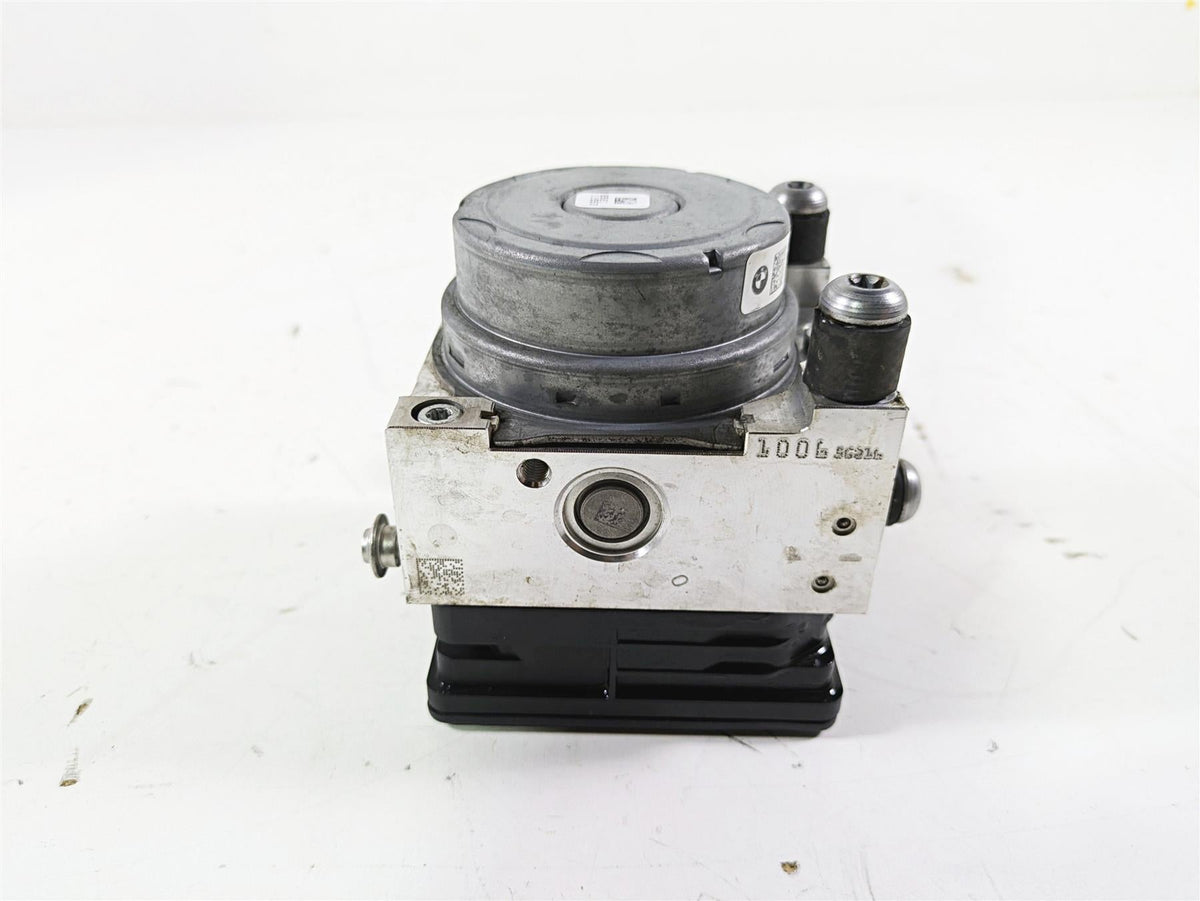 2016 BMW R1200GS GSW K50 Abs Brake Pump Module 8561704 {{ shop.shopifyCountryName }} - Mototech271
