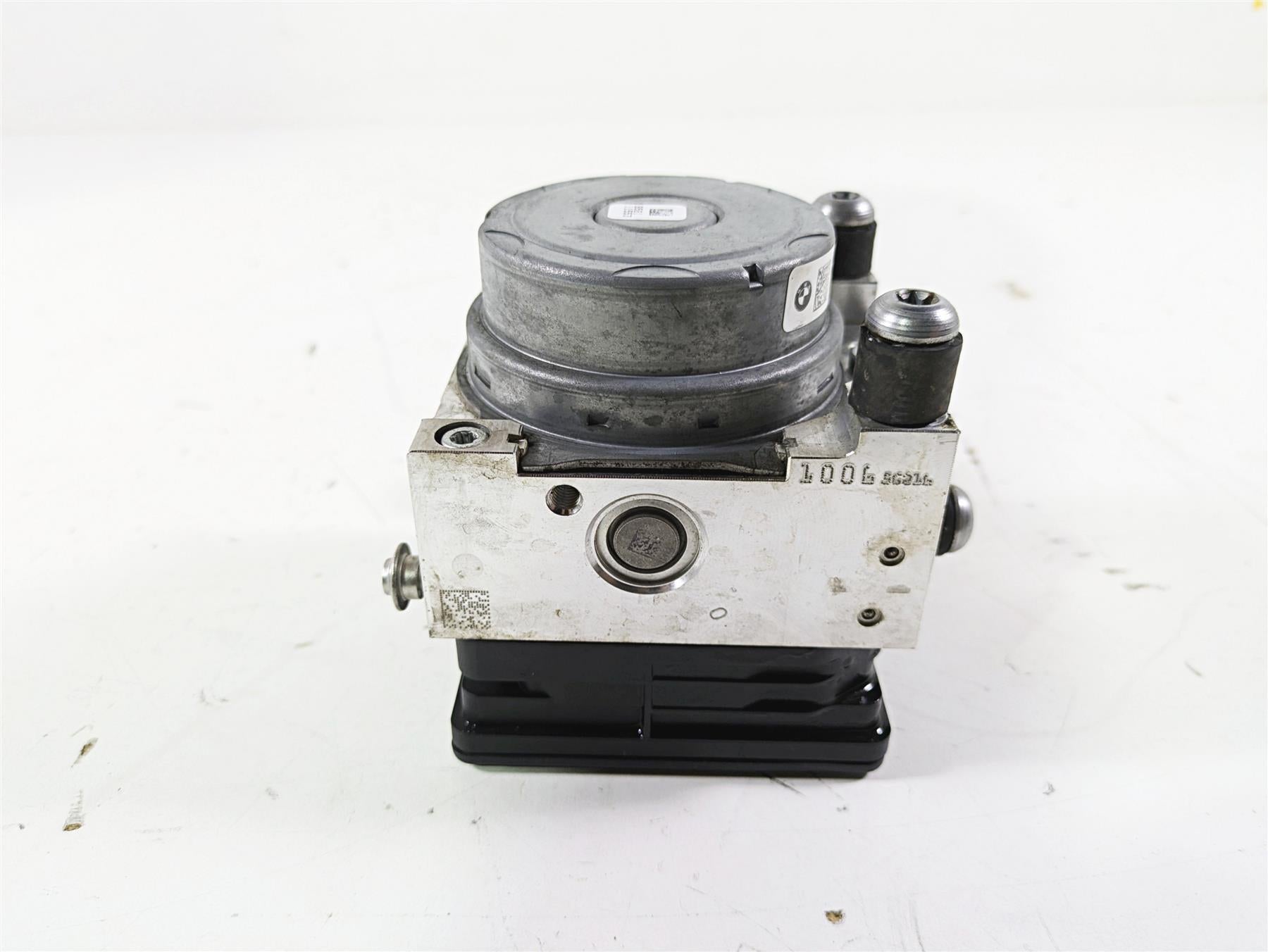 2016 BMW R1200GS GSW K50 Abs Brake Pump Module 8561704 {{ shop.shopifyCountryName }} - Mototech271