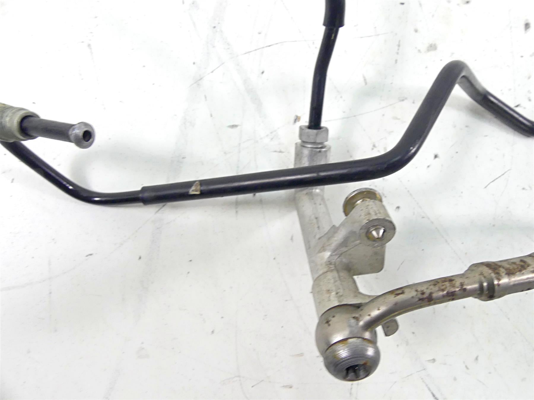 2009 BMW R1200 GS K25 Rear Abs Brake Line Set 34327724646 34327673646 {{ shop.shopifyCountryName }} - Mototech271