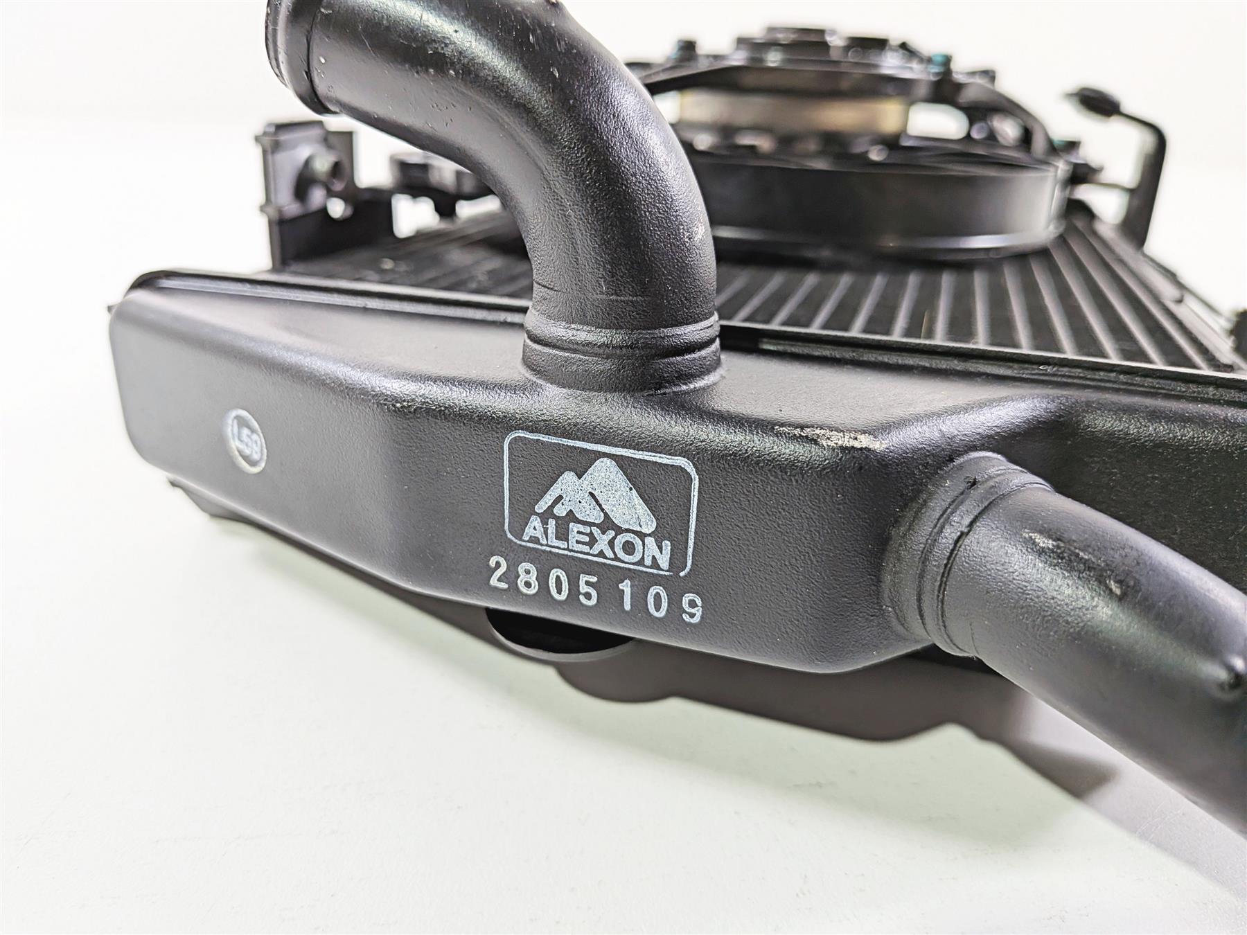2022 Triumph Tiger 900 GT Pro Left Coolant Radiator And Fan T2104610 {{ shop.shopifyCountryName }} - Mototech271