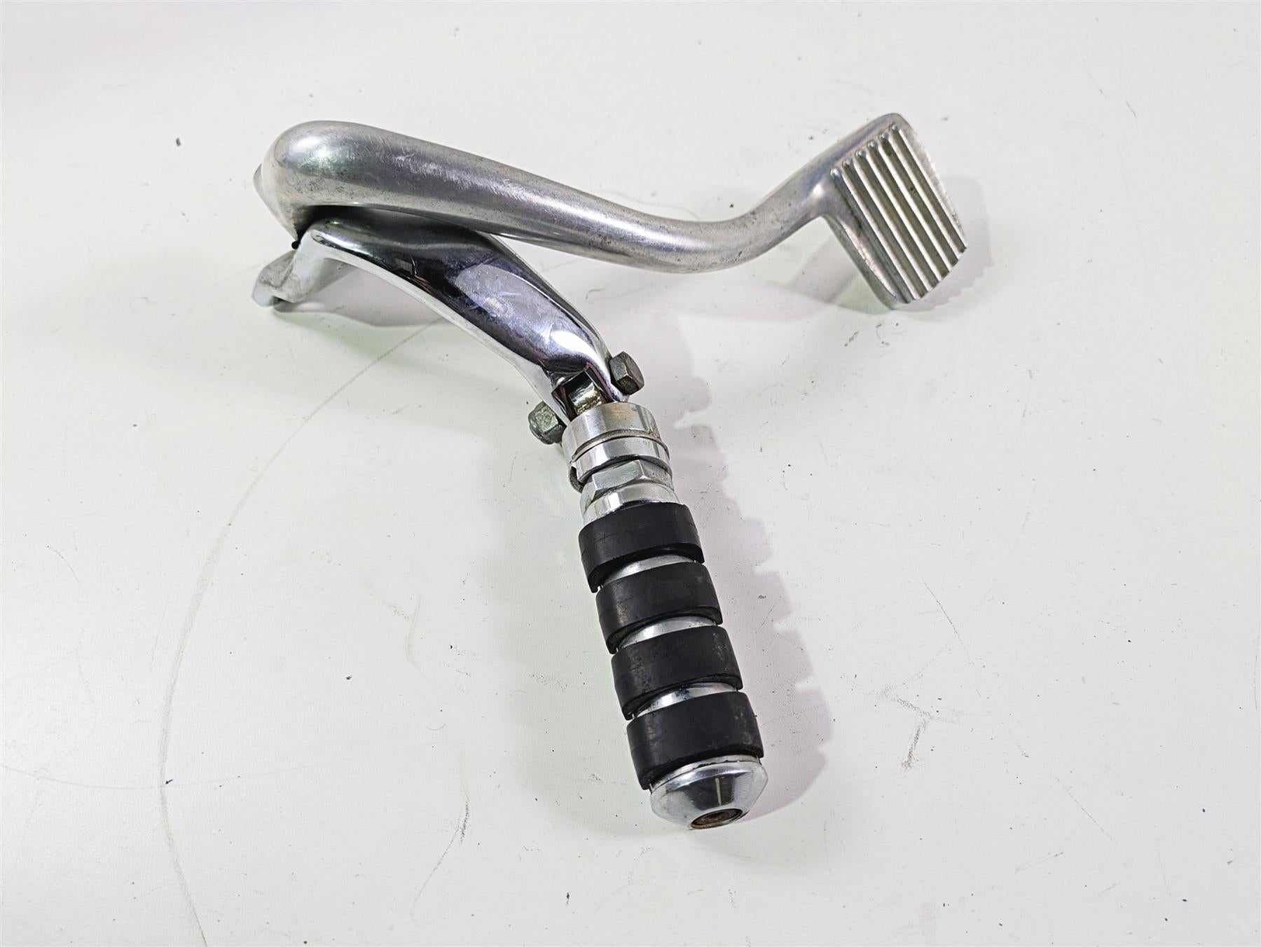 1999 Harley Dyna FXDL Low Rider Right Front Mid Footpeg & Brake Pedal 42502-90B {{ shop.shopifyCountryName }} - Mototech271