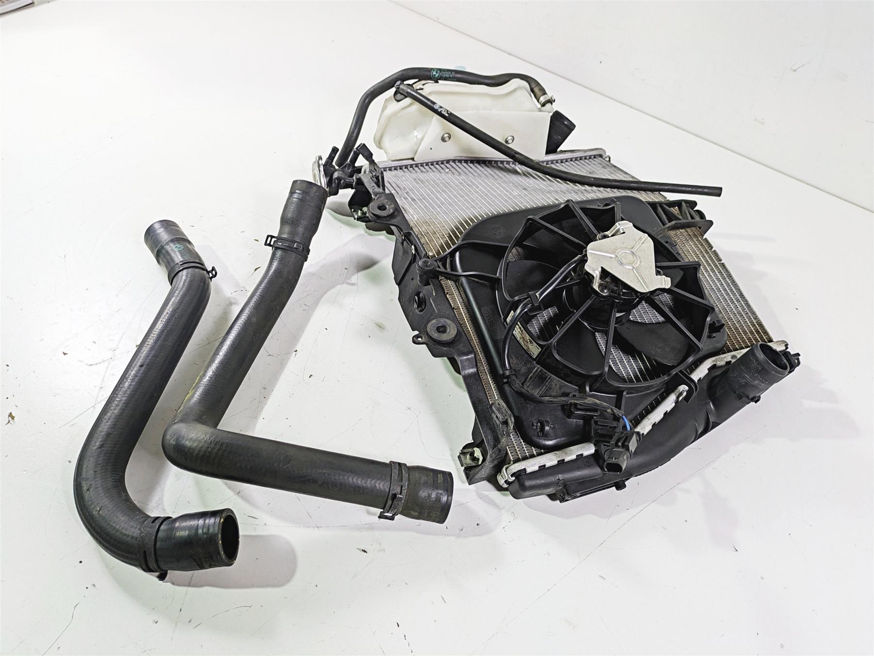 2019 BMW S1000XR K49 Radiator Fan Hoses Reservoir -No Leaks 17118551544 {{ shop.shopifyCountryName }} - Mototech271