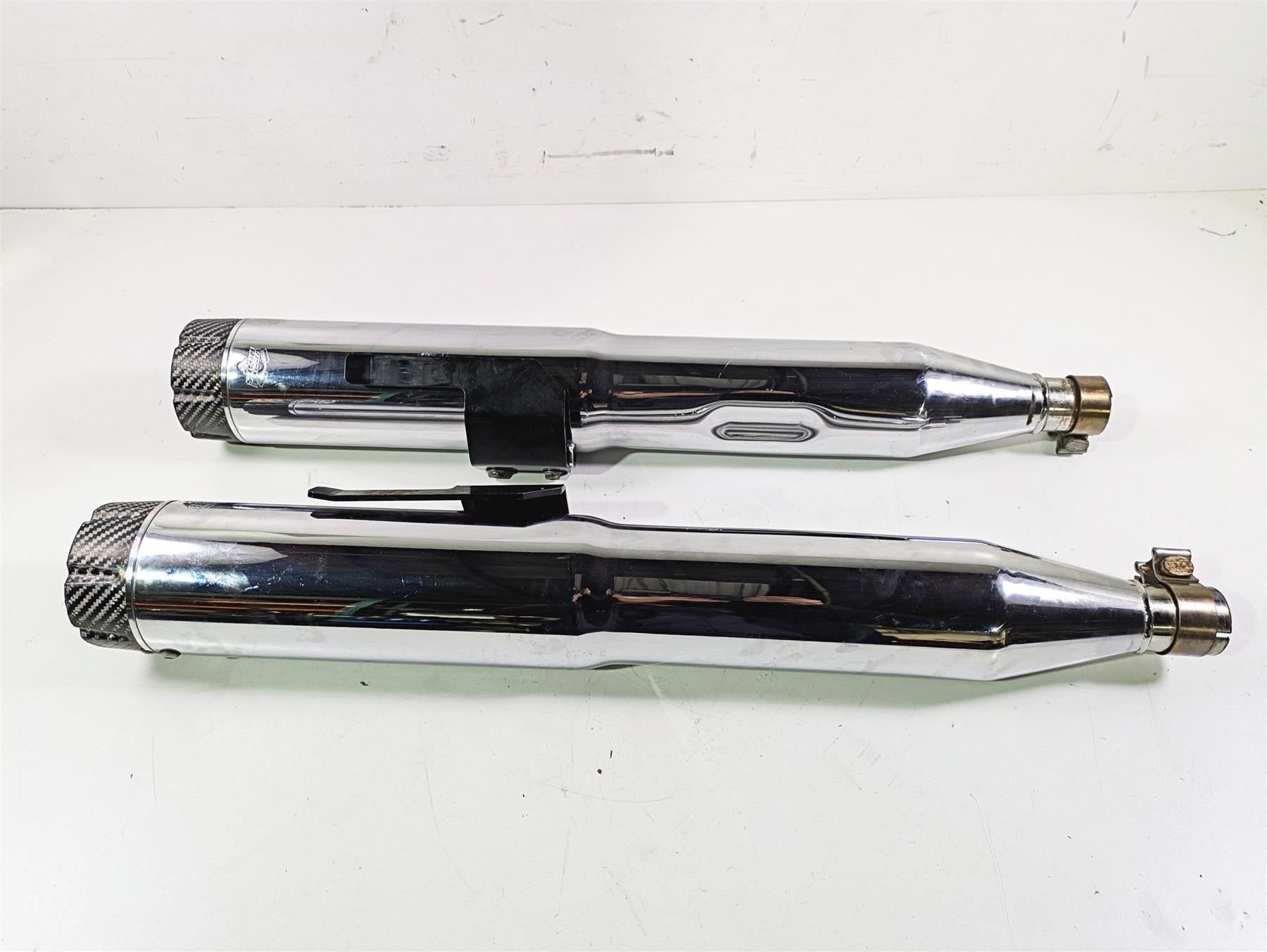2011 Harley Touring FLHTCUSE CVO E-Glide Vance Hines High Output 4" Exhaust Muffler 16455 {{ shop.shopifyCountryName }} - Mototech271