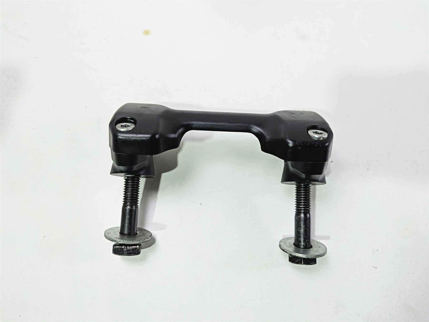 2017 Indian Chieftain Limited Handlebar Holder Riser Set 5138354 {{ shop.shopifyCountryName }} - Mototech271