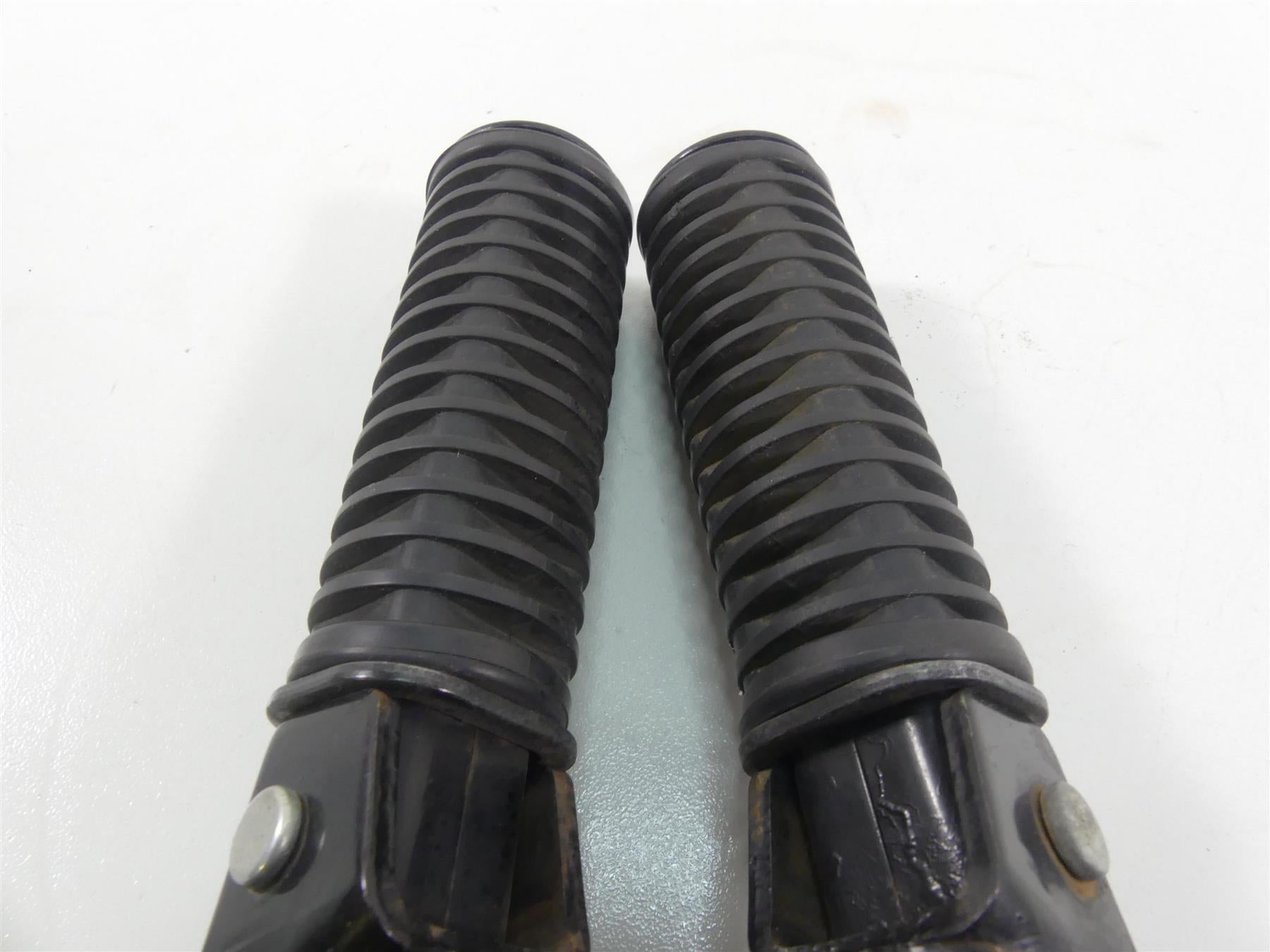 2016 Honda VT1300 CRG Stateline Rear Passenger Footpeg Set 50680-MFY-A00 {{ shop.shopifyCountryName }} - Mototech271