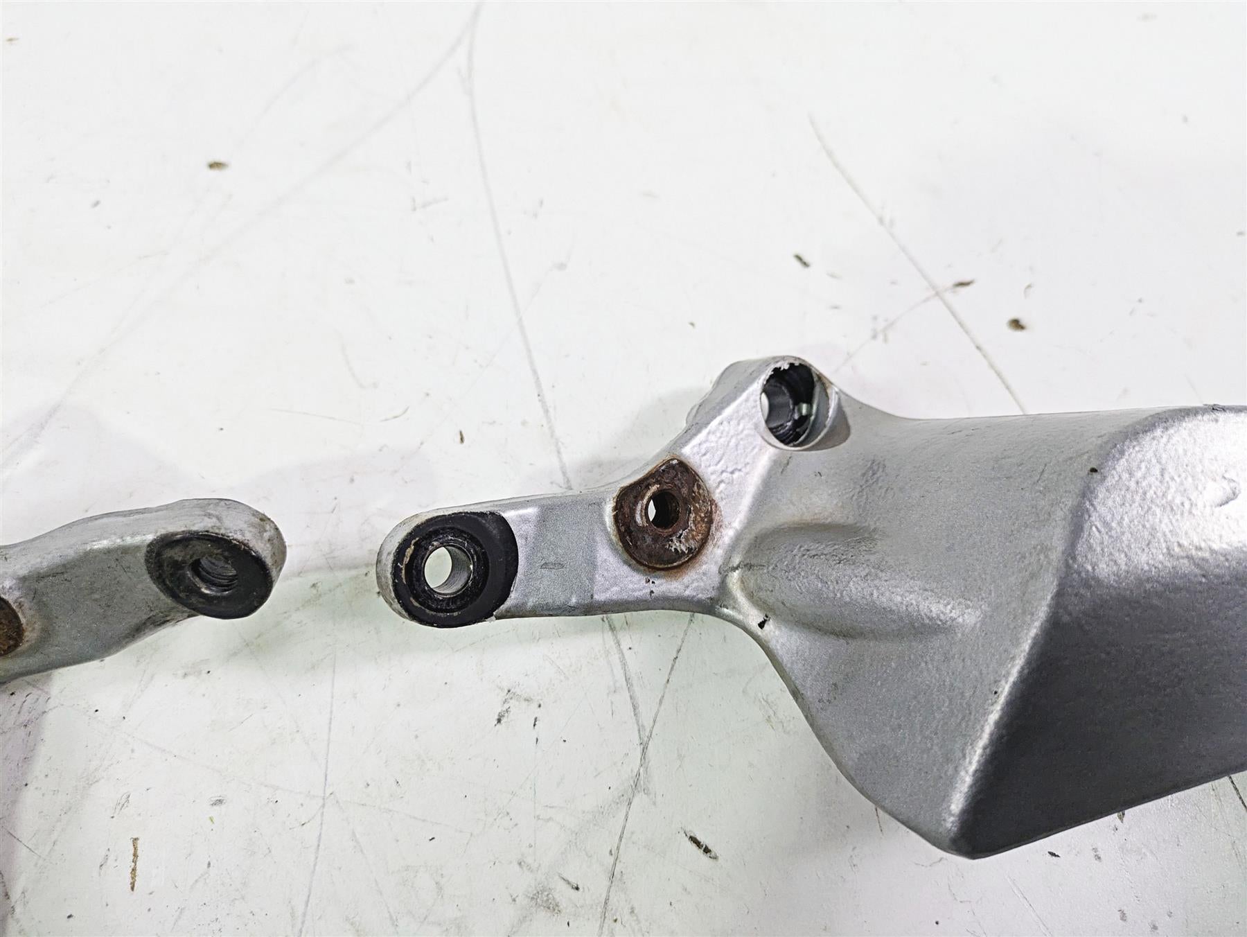 2004 Victory Kingpin Rear Passenger Pillion Footpeg Foot Peg Set 1014126 1014127 {{ shop.shopifyCountryName }} - Mototech271