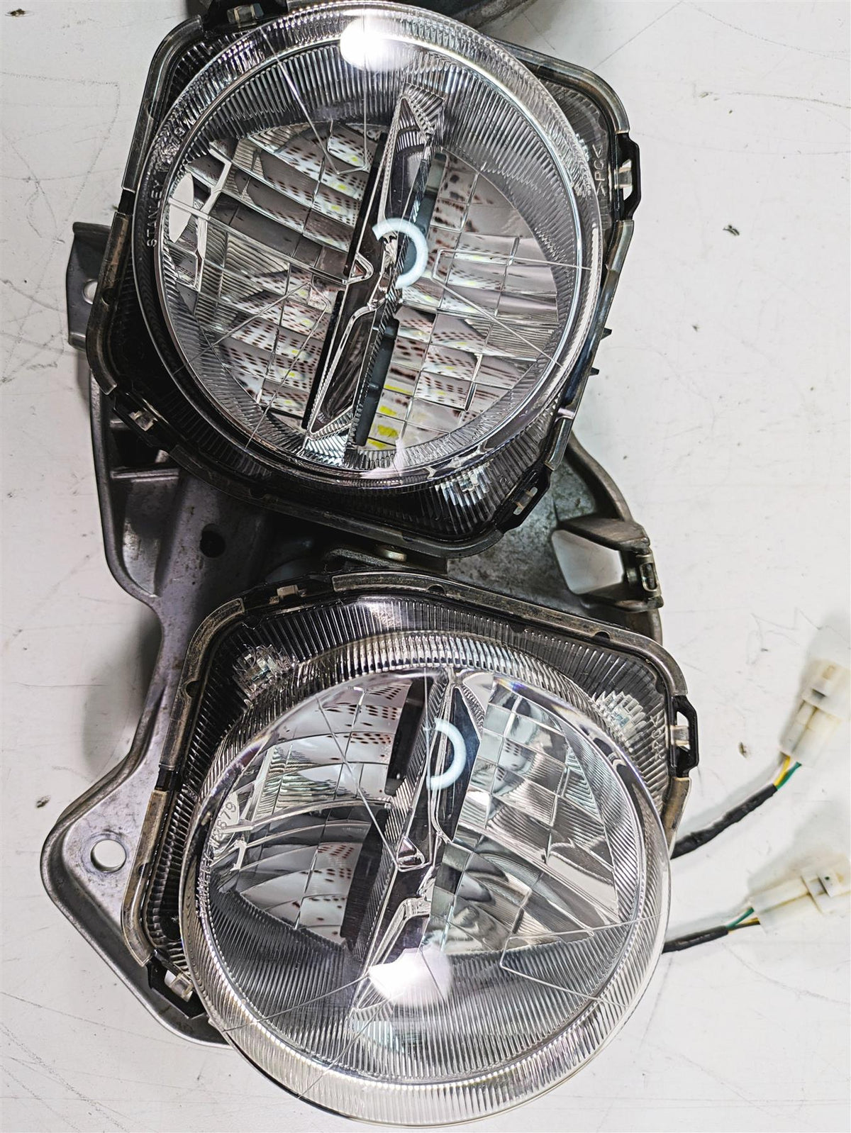 2018 Yamaha YXZ1000R EPS SS Headlight Head Light Lamp Set 2UD-84300-00-00 {{ shop.shopifyCountryName }} - Mototech271
