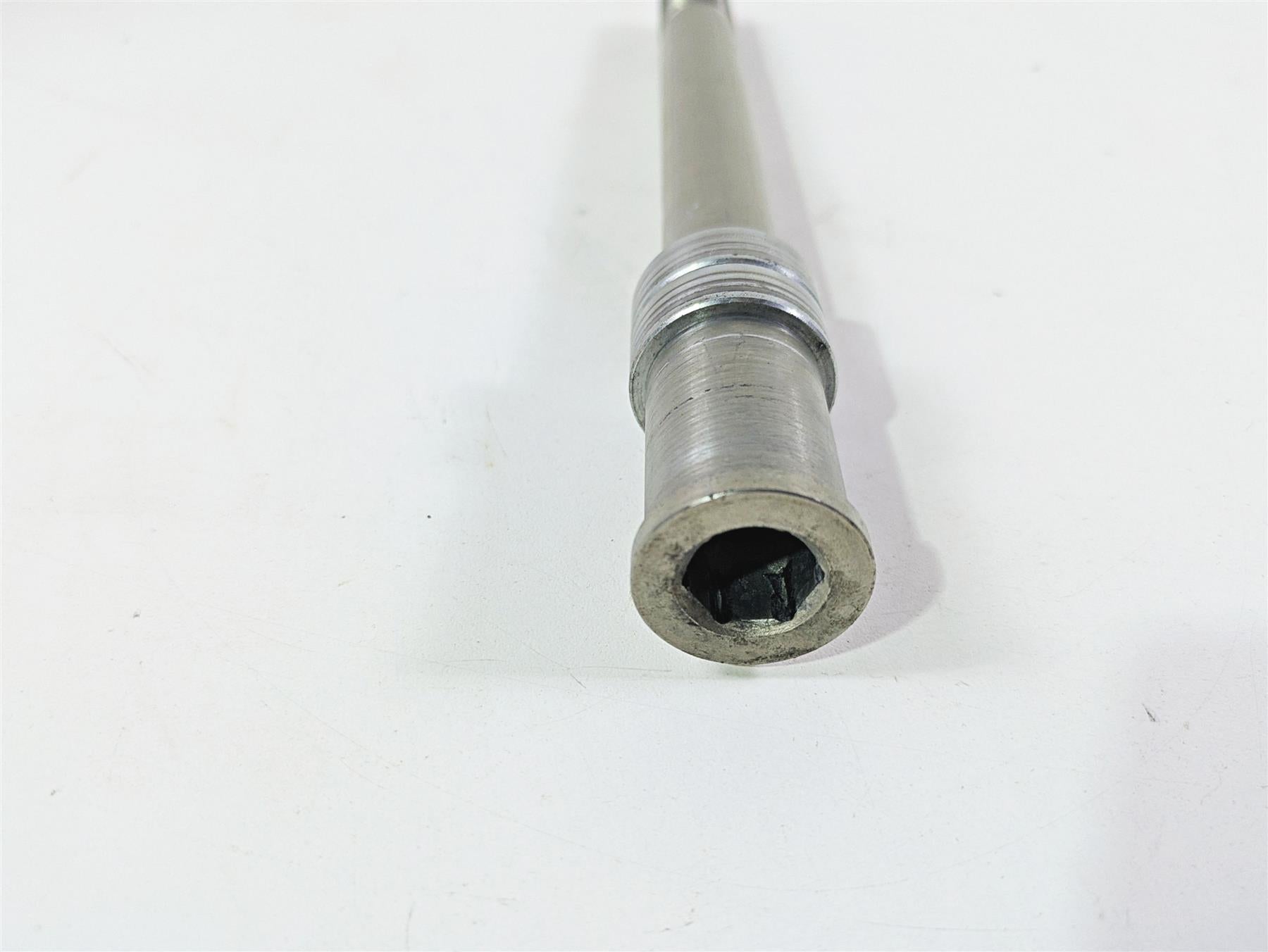 2020 Kawasaki Z900 ZR900 Front Wheel Spindle Axle 20Mm 41068-0618 {{ shop.shopifyCountryName }} - Mototech271