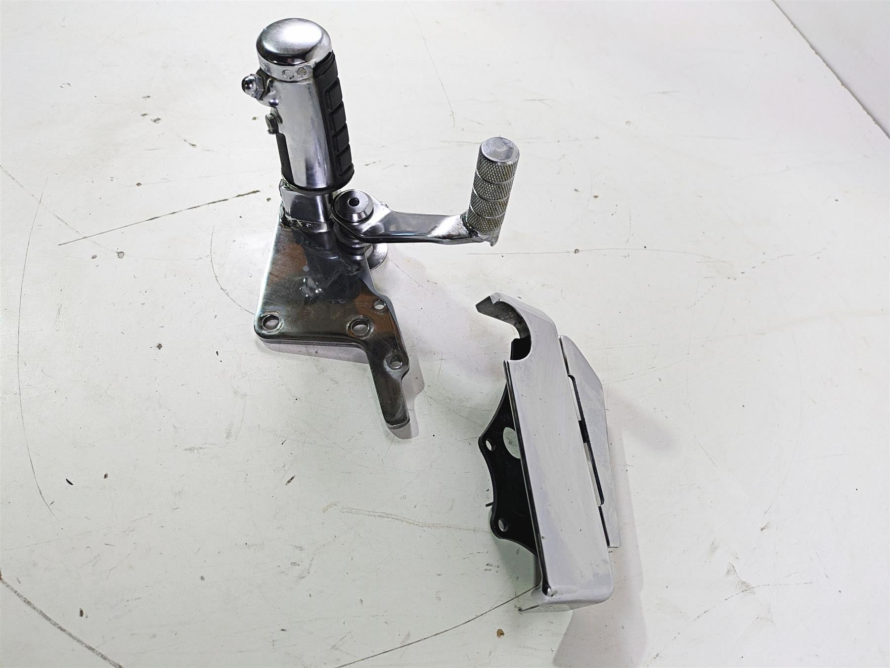 2002 Honda V-Twin VTX1800 C Right Front Foot Peg & Brake Parts 50615-MCH-C10 {{ shop.shopifyCountryName }} - Mototech271