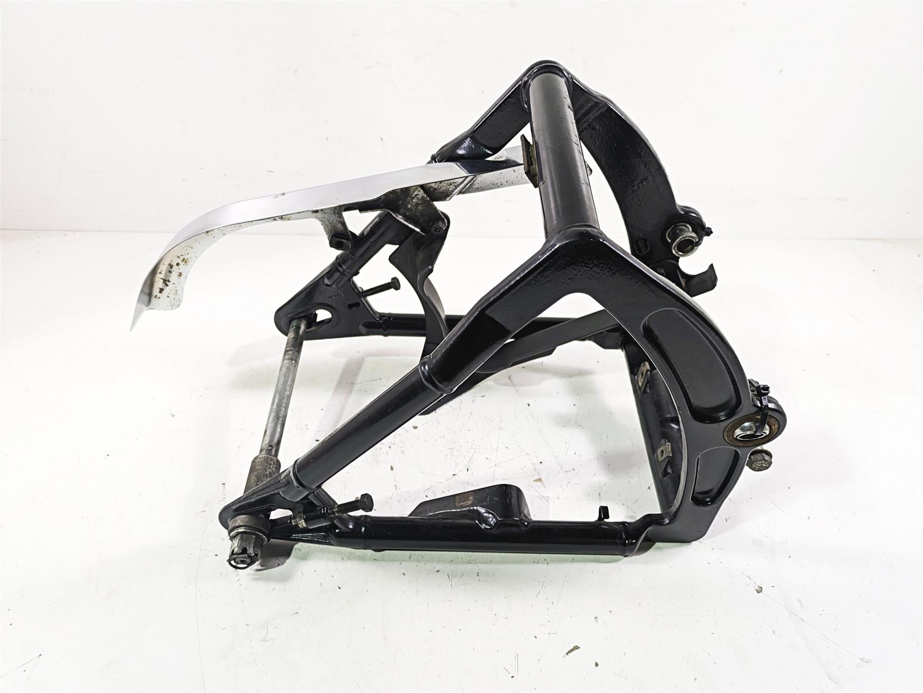 2002 Harley FLSTC Softail Heritage Rear Swingarm Swing Arm 3/4 Axle 48746-07