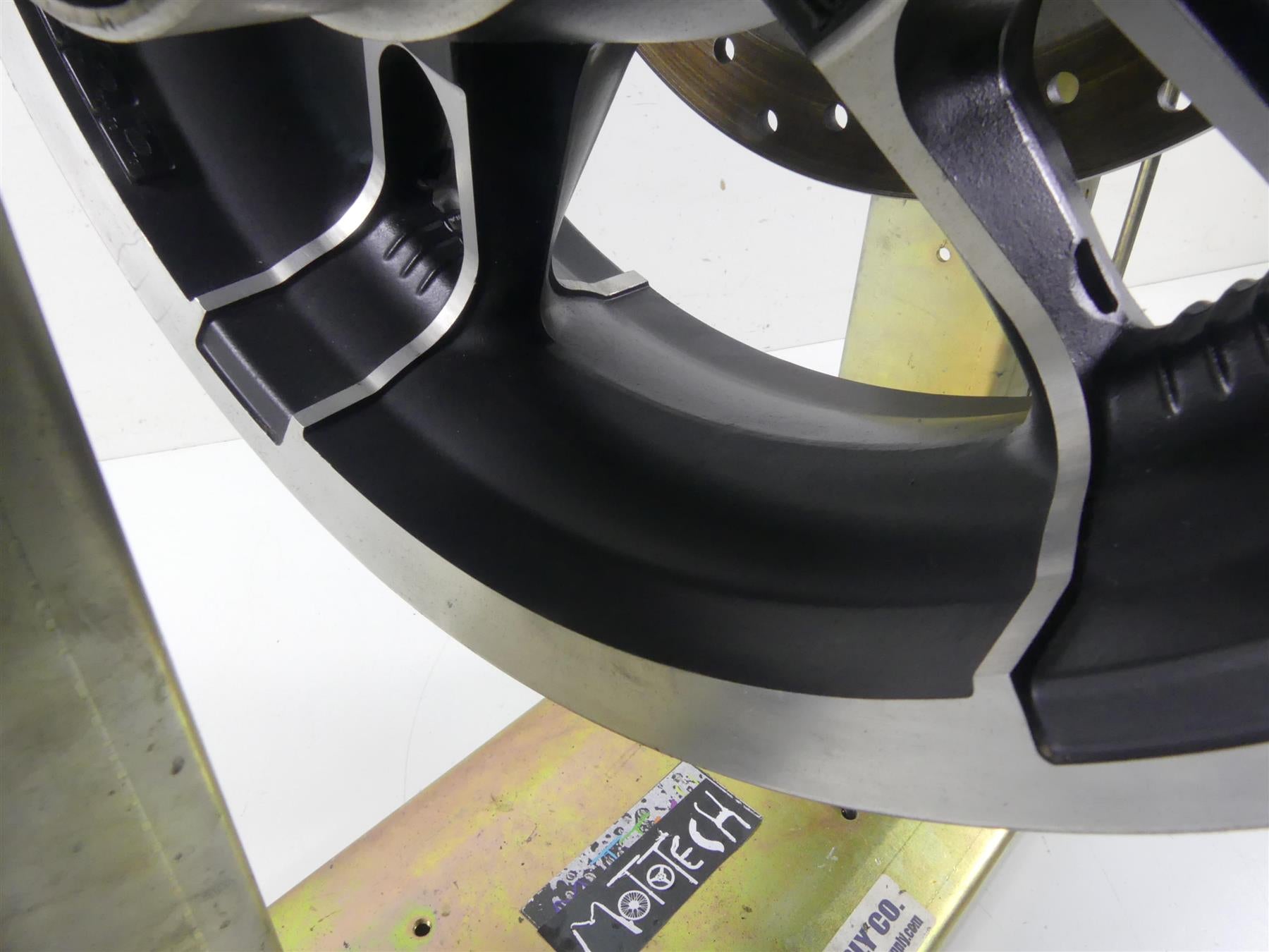 2013 Harley Touring FLHTP Electra Glide Rear 16x5 Enforcer Wheel Rim 40900033 {{ shop.shopifyCountryName }} - Mototech271
