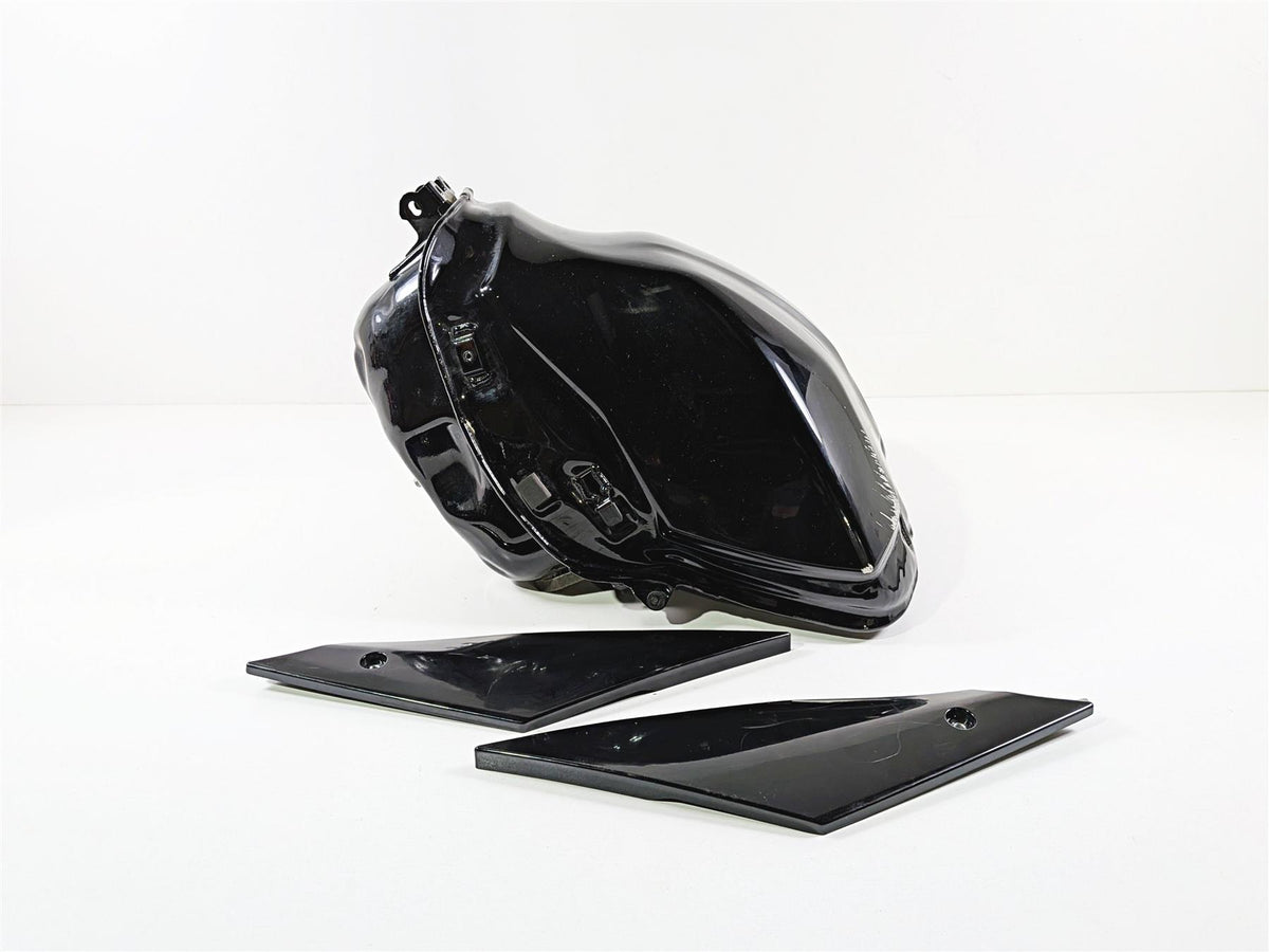 2024 Yamaha YZF R1 RN65 Fuel Gas Petrol Tank + Side Covers 2CR-YK241-10 {{ shop.shopifyCountryName }} - Mototech271
