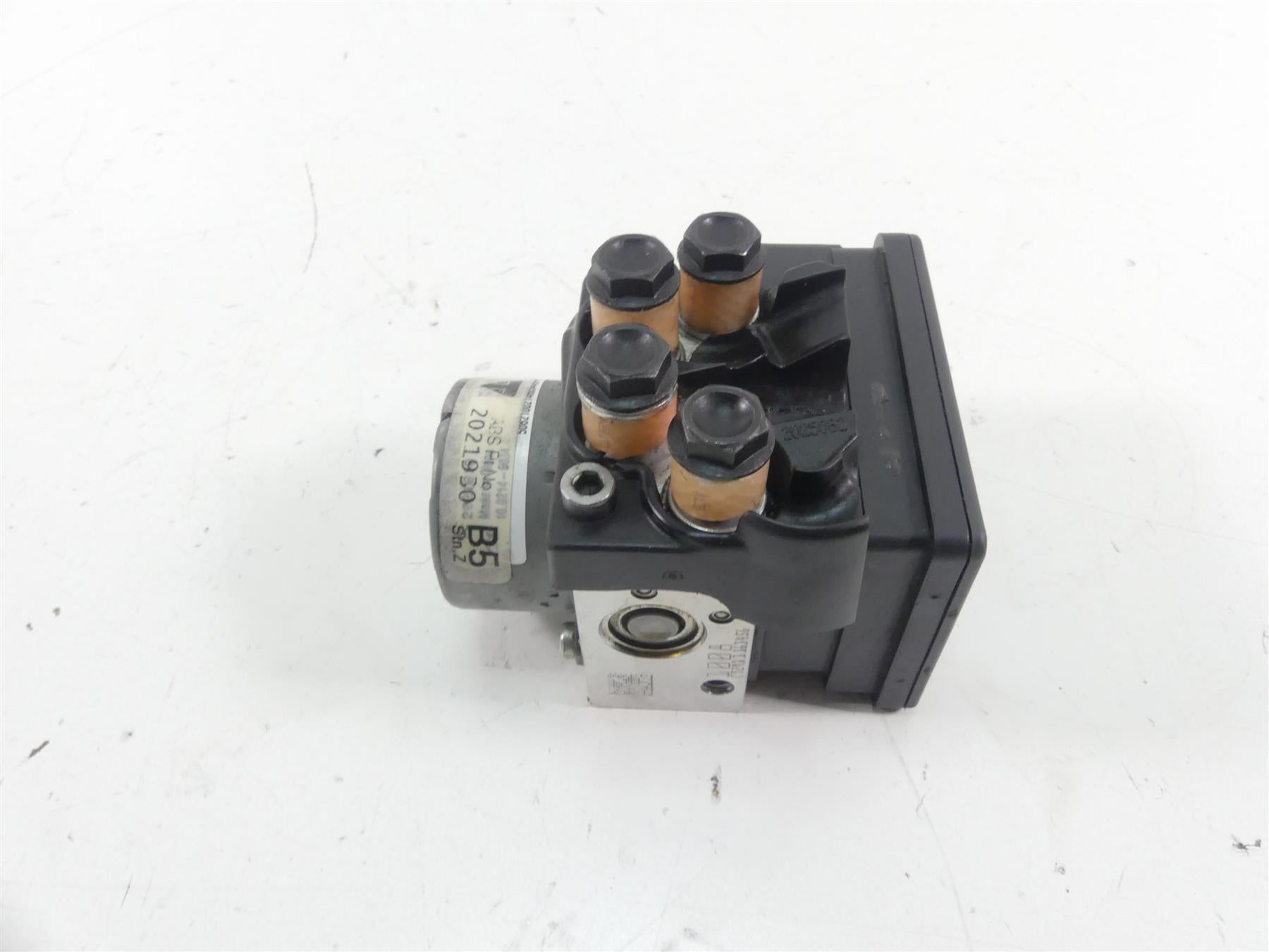 2017 Triumph Thruxton 1200R Abs Brake Pump Module Unit T2021931 {{ shop.shopifyCountryName }} - Mototech271