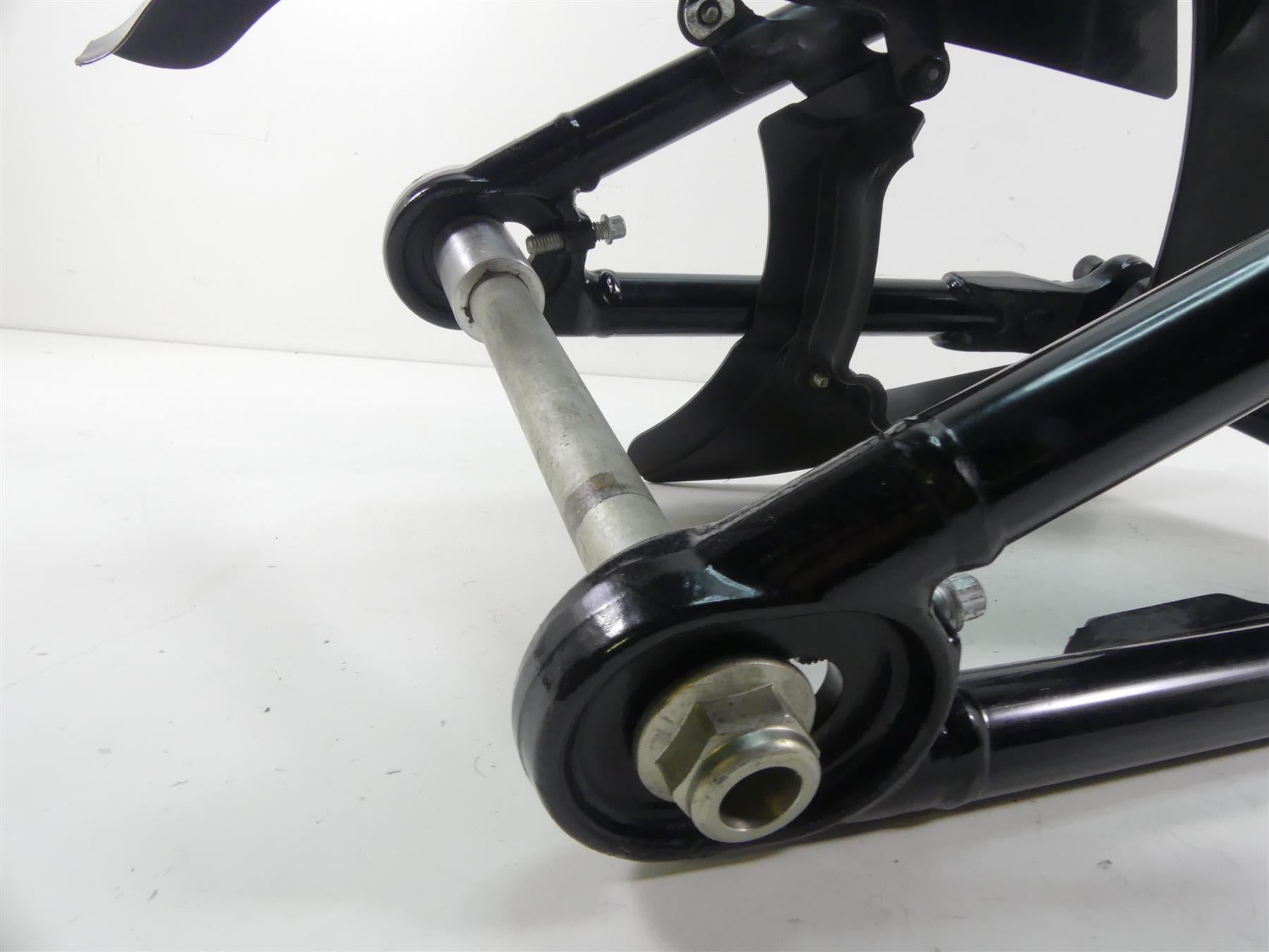 2018 Harley FLHC Softail Heritage Rear Swingarm Swing Arm + Axle 47400099BHP {{ shop.shopifyCountryName }} - Mototech271