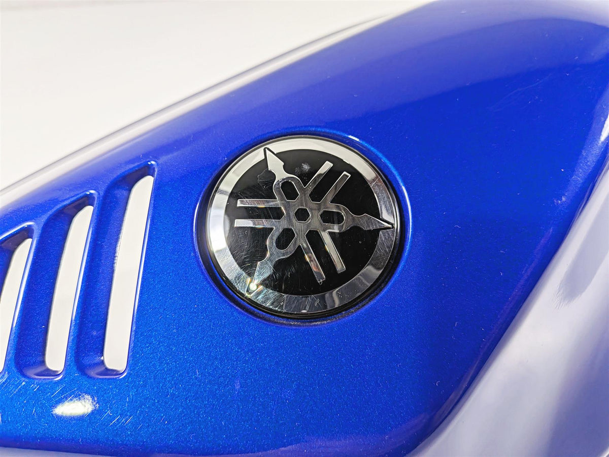 2025 Yamaha YZF R7 Oem Blue Left Side Tank Cover Fairing BEB-24129-00 {{ shop.shopifyCountryName }} - Mototech271