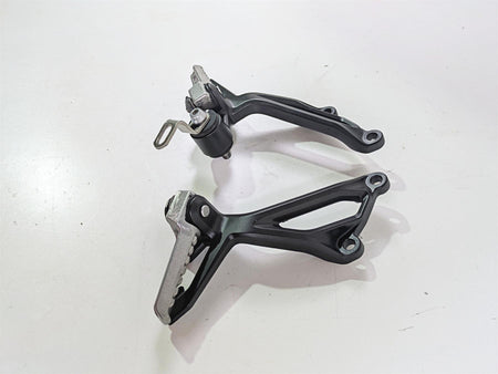 2020 Kawasaki Z900 ZR900 Rear Passenger Footpeg Rest Set 35063-1452-18R {{ shop.shopifyCountryName }} - Mototech271