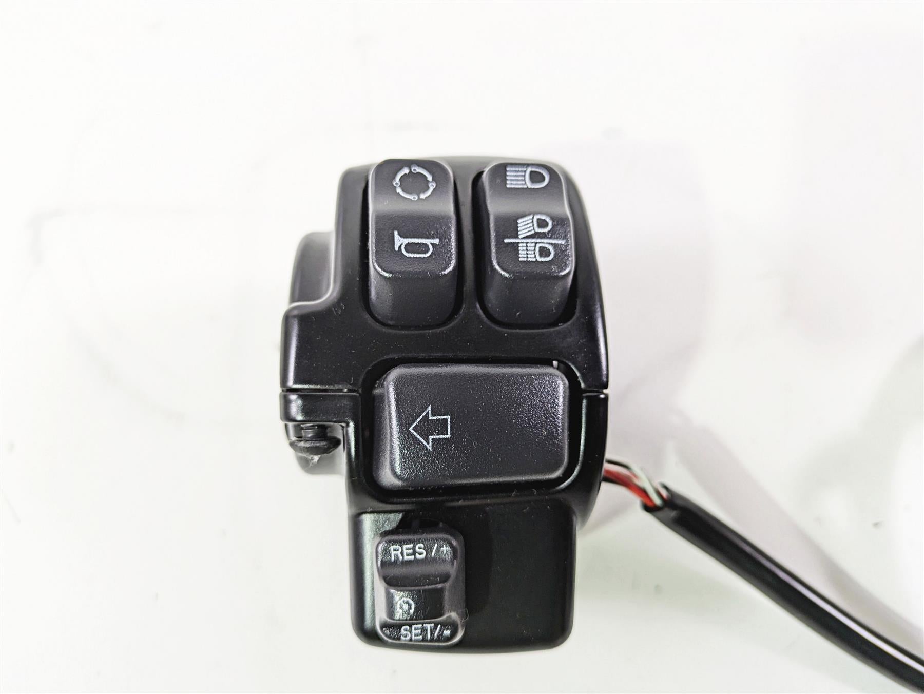 2017 Harley FLS Softail Slim Left Hand Cruise Control Switch 71500292 {{ shop.shopifyCountryName }} - Mototech271